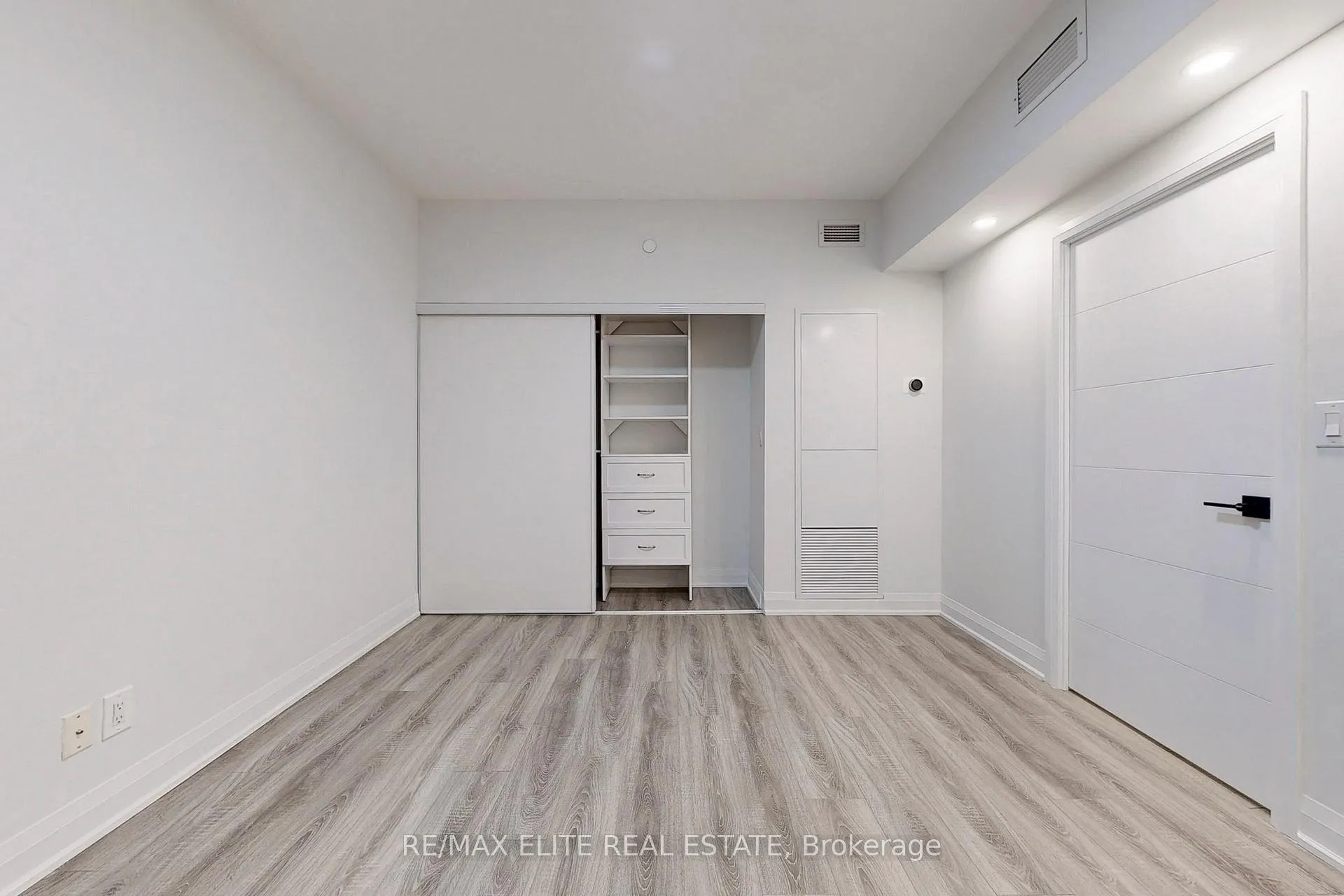 Photo 12 of Unit 101, 18 Uptown Drive, Markham, Unionville — HOMEH