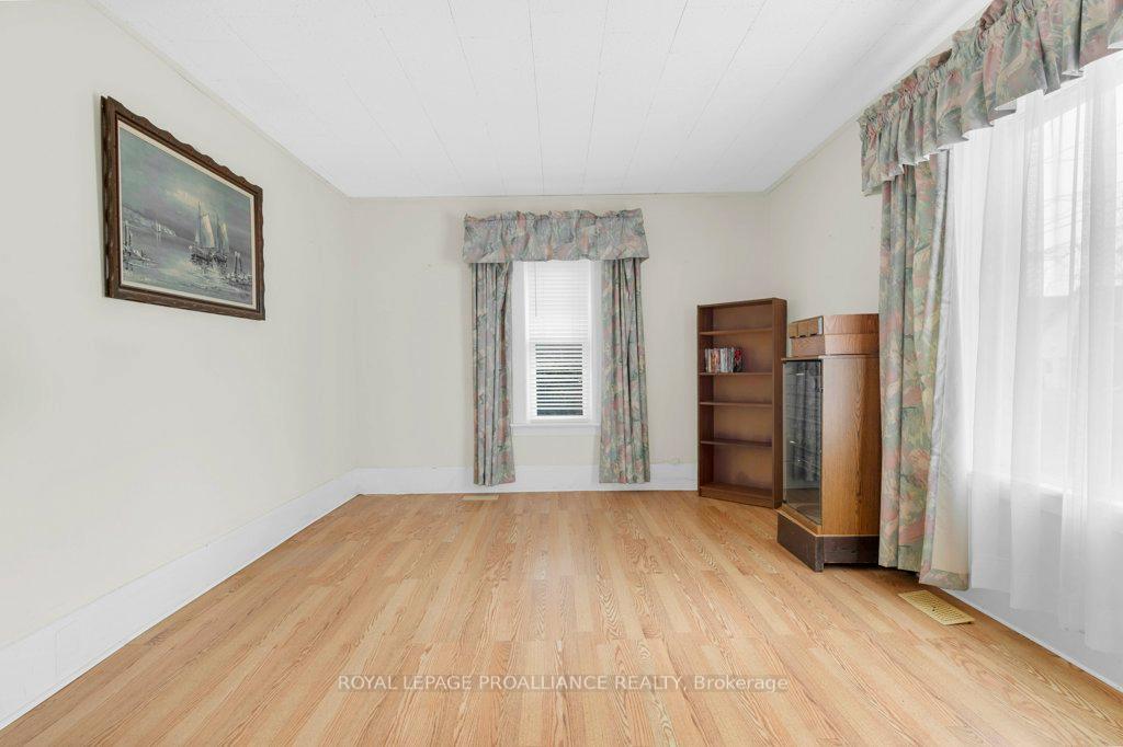 Photo 8 of 26 Burton Street, Belleville, Belleville Ward — HOMEH