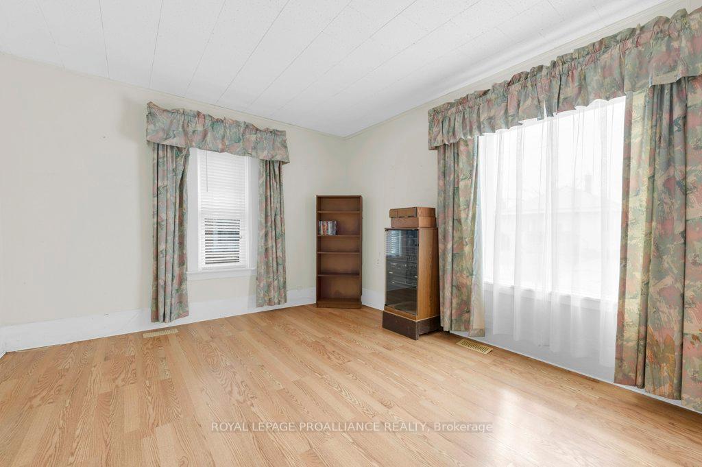 Photo 9 of 26 Burton Street, Belleville, Belleville Ward — HOMEH