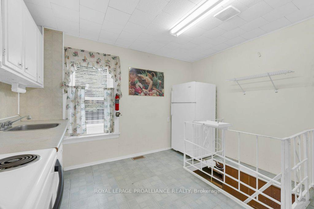 Photo 17 of 26 Burton Street, Belleville, Belleville Ward — HOMEH