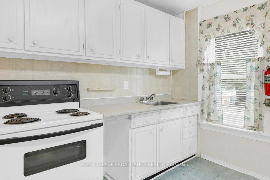 Photo 19 of 26 Burton Street, Belleville, Belleville Ward — HOMEH