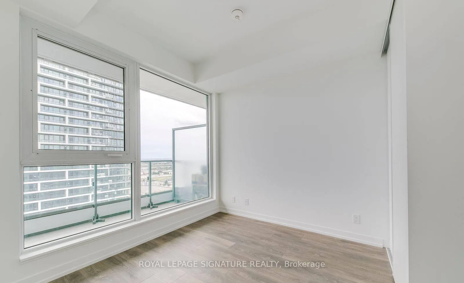 Photo 12 of Unit 2608, 898 Portage Parkway, Vaughan, Vaughan Corporate Centre — HOMEH