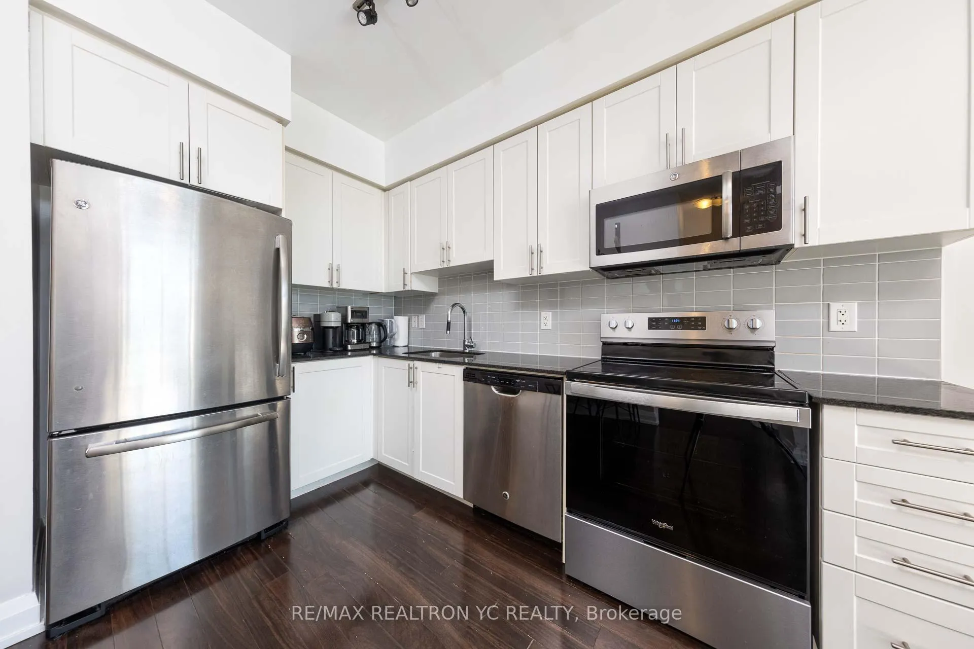 Photo 5 of Unit 310, 7167 Yonge Street, Markham, Grandview — HOMEH