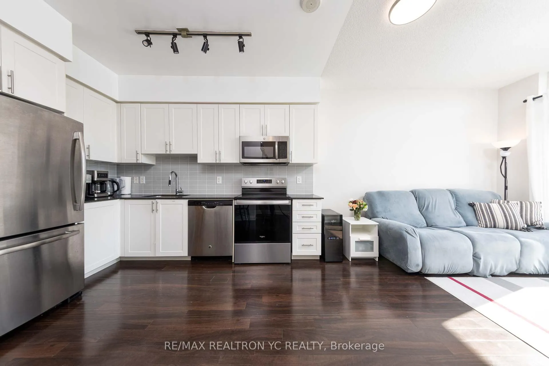 Photo 7 of Unit 310, 7167 Yonge Street, Markham, Grandview — HOMEH