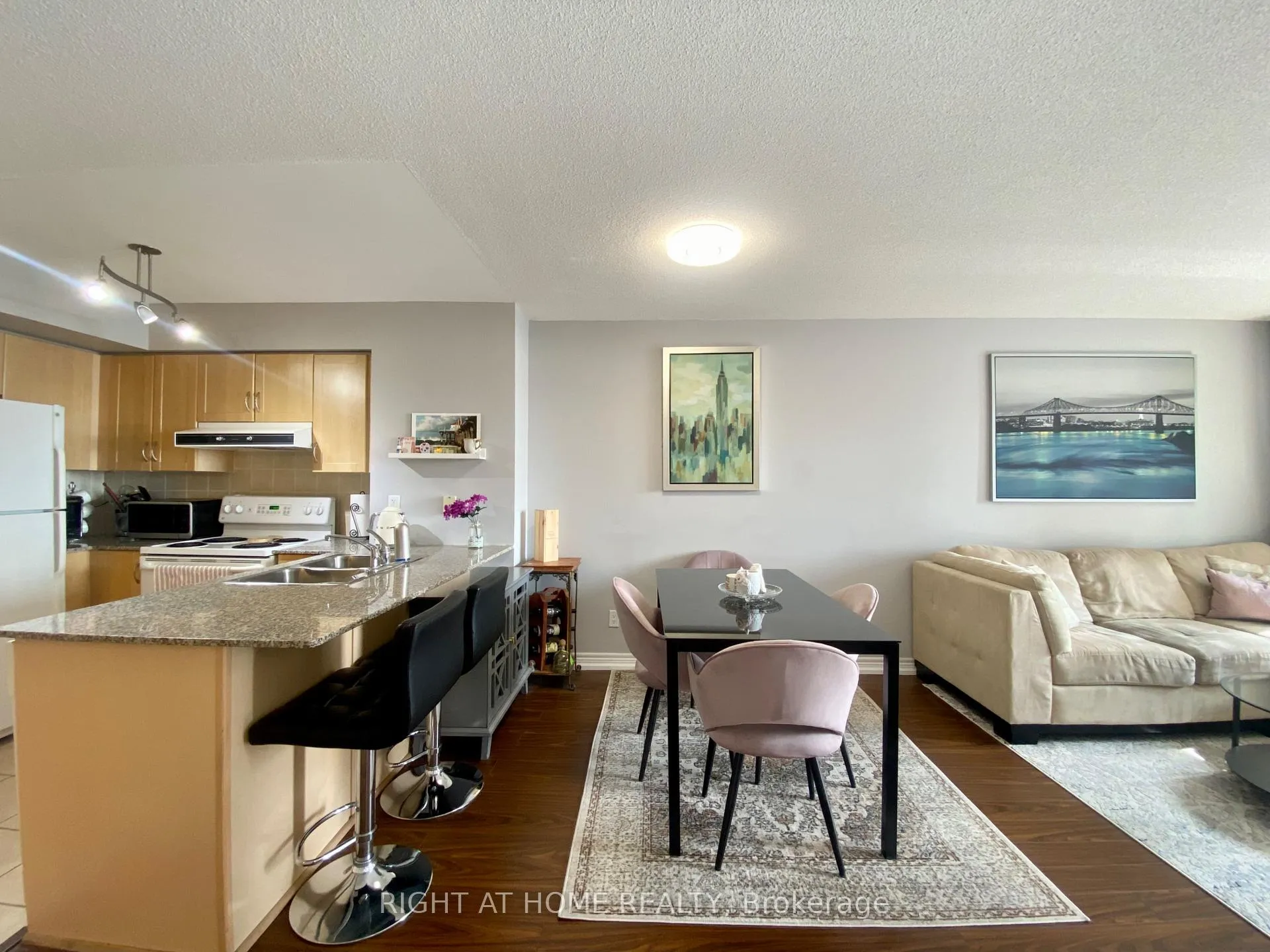 Photo 1 of Unit 408, 60 Disera Drive, Vaughan, Beverley Glen — HOMEH