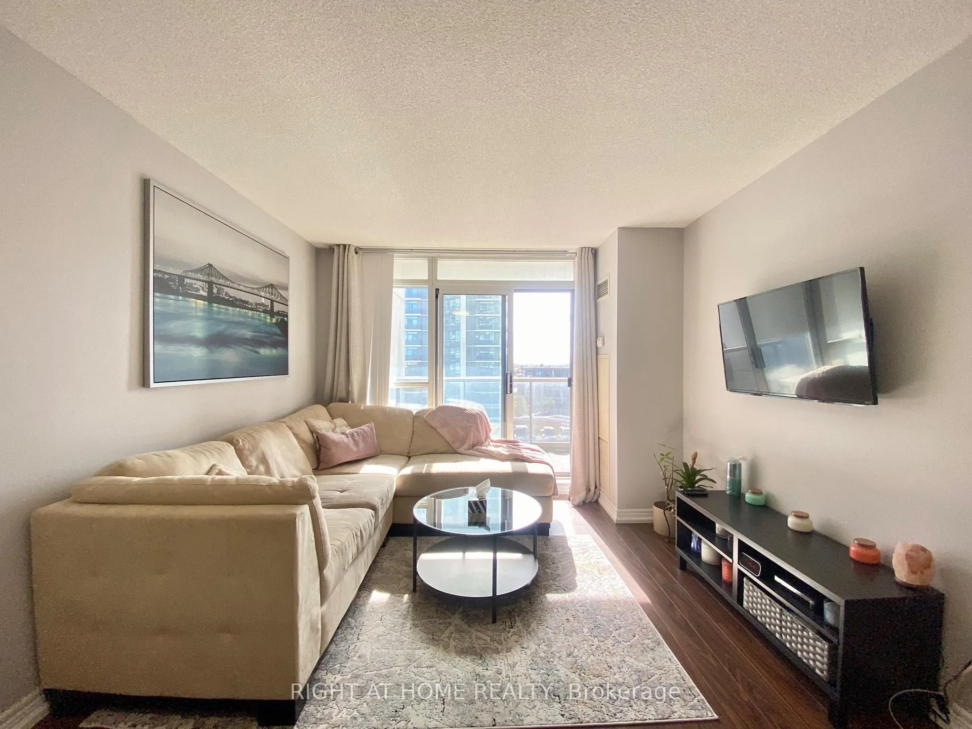 Photo 3 of Unit 408, 60 Disera Drive, Vaughan, Beverley Glen — HOMEH