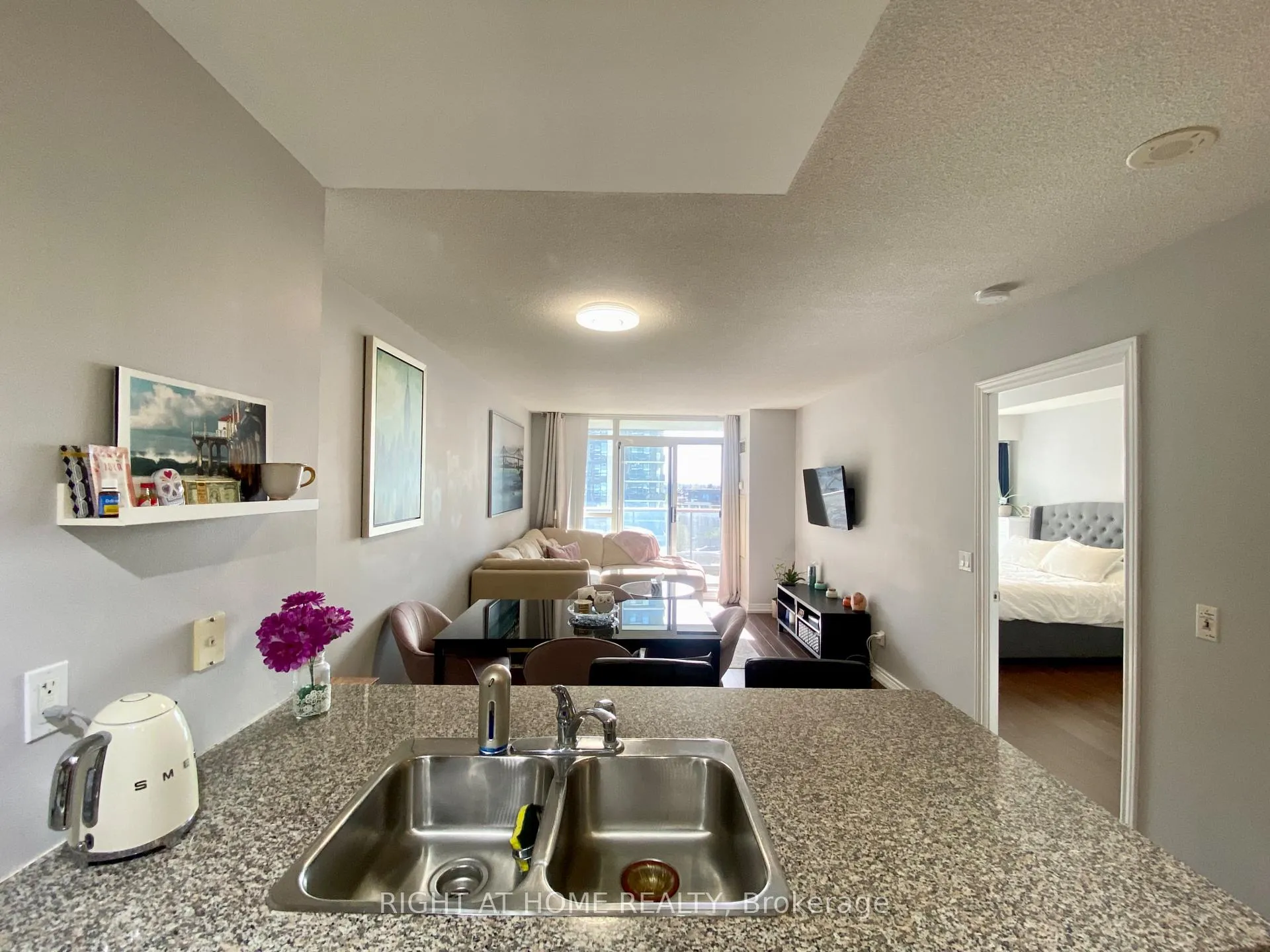 Photo 4 of Unit 408, 60 Disera Drive, Vaughan, Beverley Glen — HOMEH
