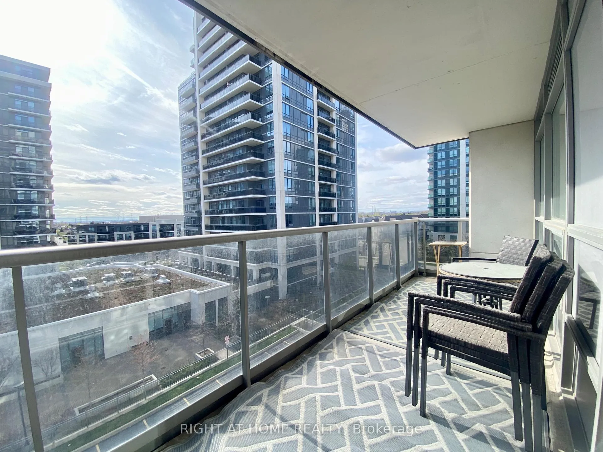 Photo 9 of Unit 408, 60 Disera Drive, Vaughan, Beverley Glen — HOMEH