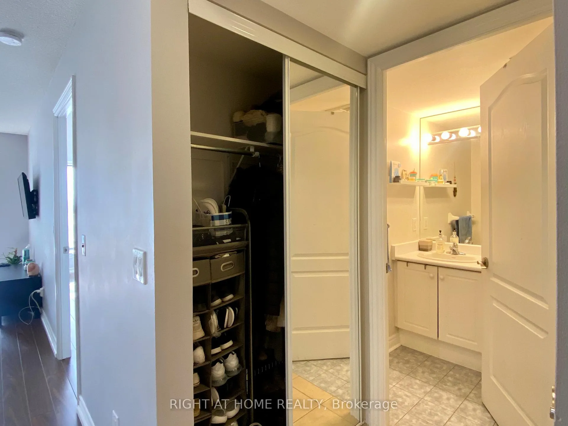 Photo 11 of Unit 408, 60 Disera Drive, Vaughan, Beverley Glen — HOMEH