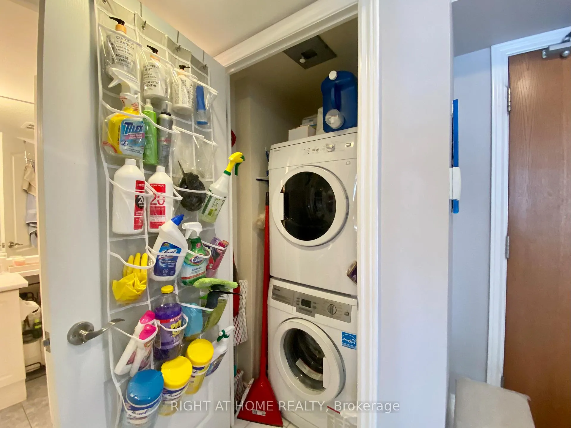 Photo 12 of Unit 408, 60 Disera Drive, Vaughan, Beverley Glen — HOMEH