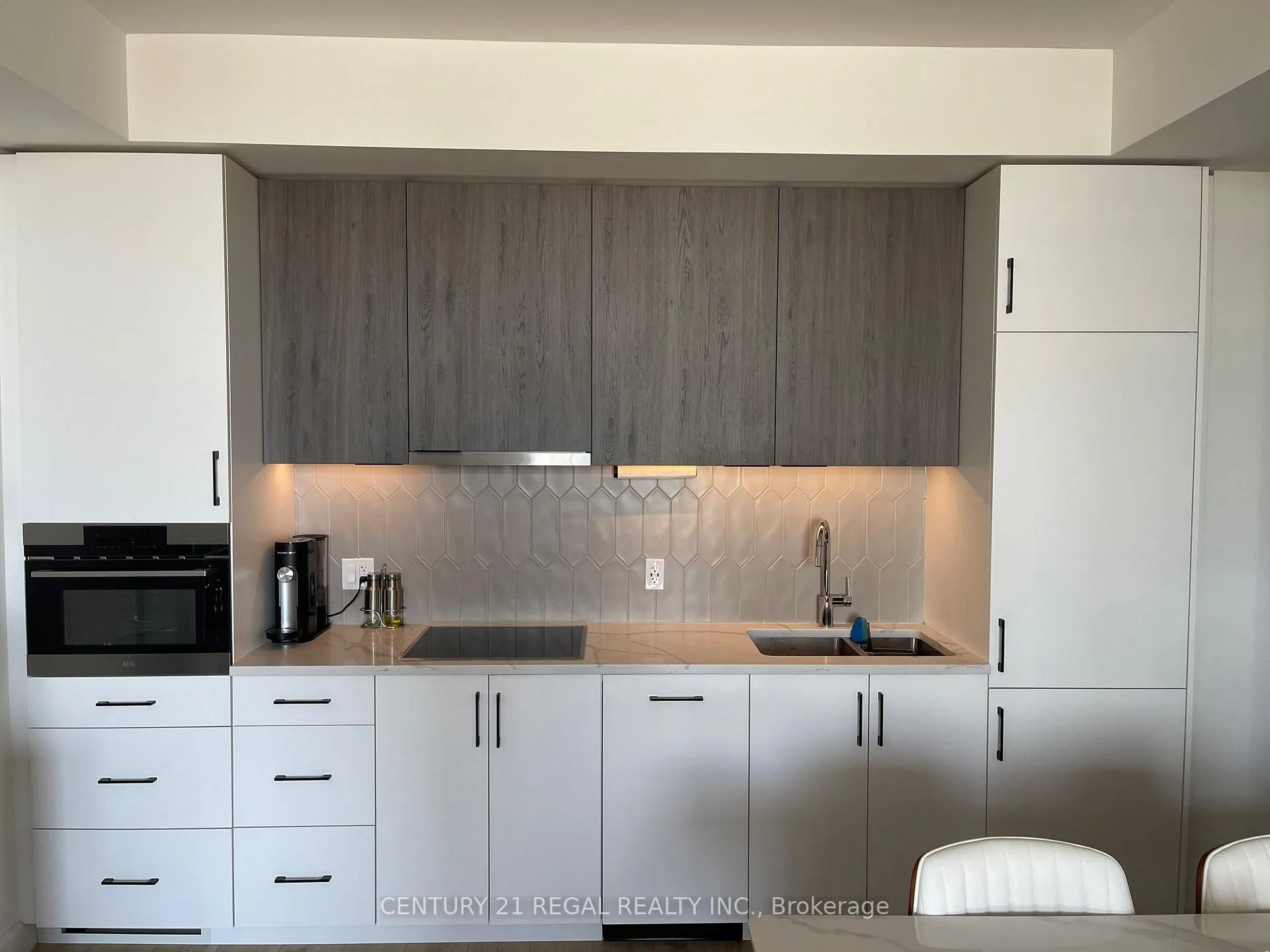 Photo 11 of Unit 708, 741 King Street W, Kitchener, KW Hospital — HOMEH