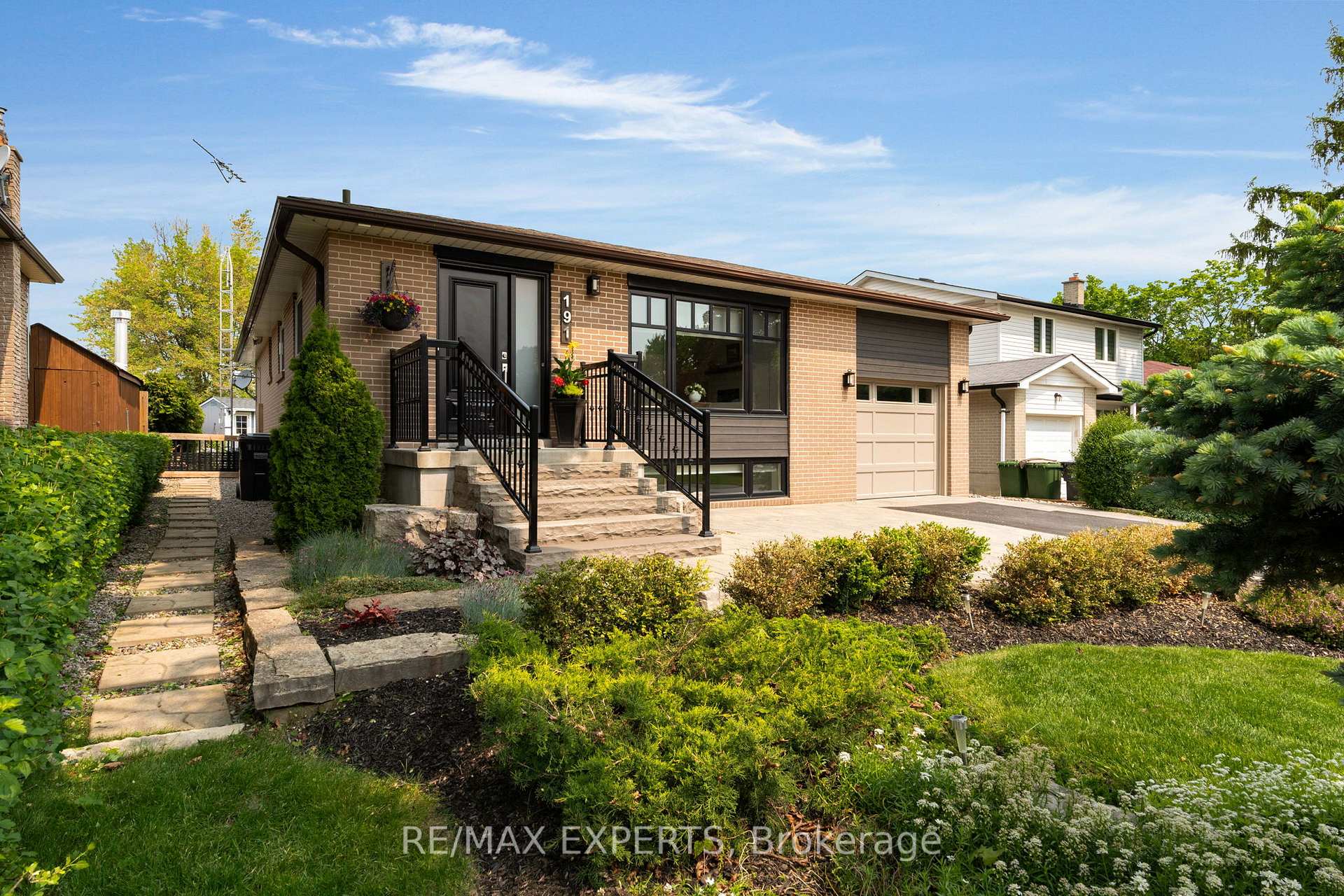 Photo 1 of 191 Beaver Avenue, Caledon, Bolton North — HOMEH