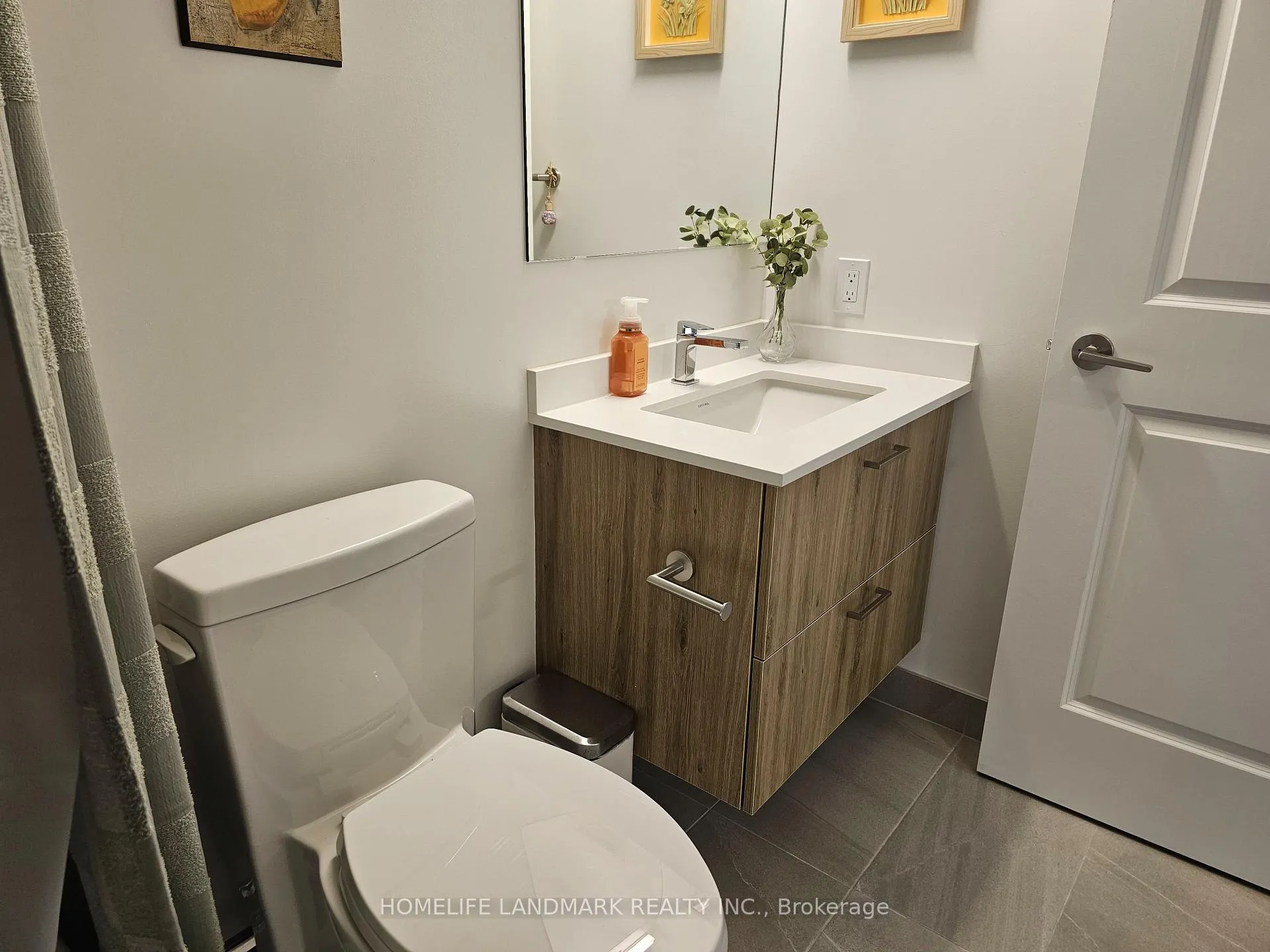 Photo 7 of Unit 414, 30 Upper Mall Way, Vaughan, Brownridge — HOMEH