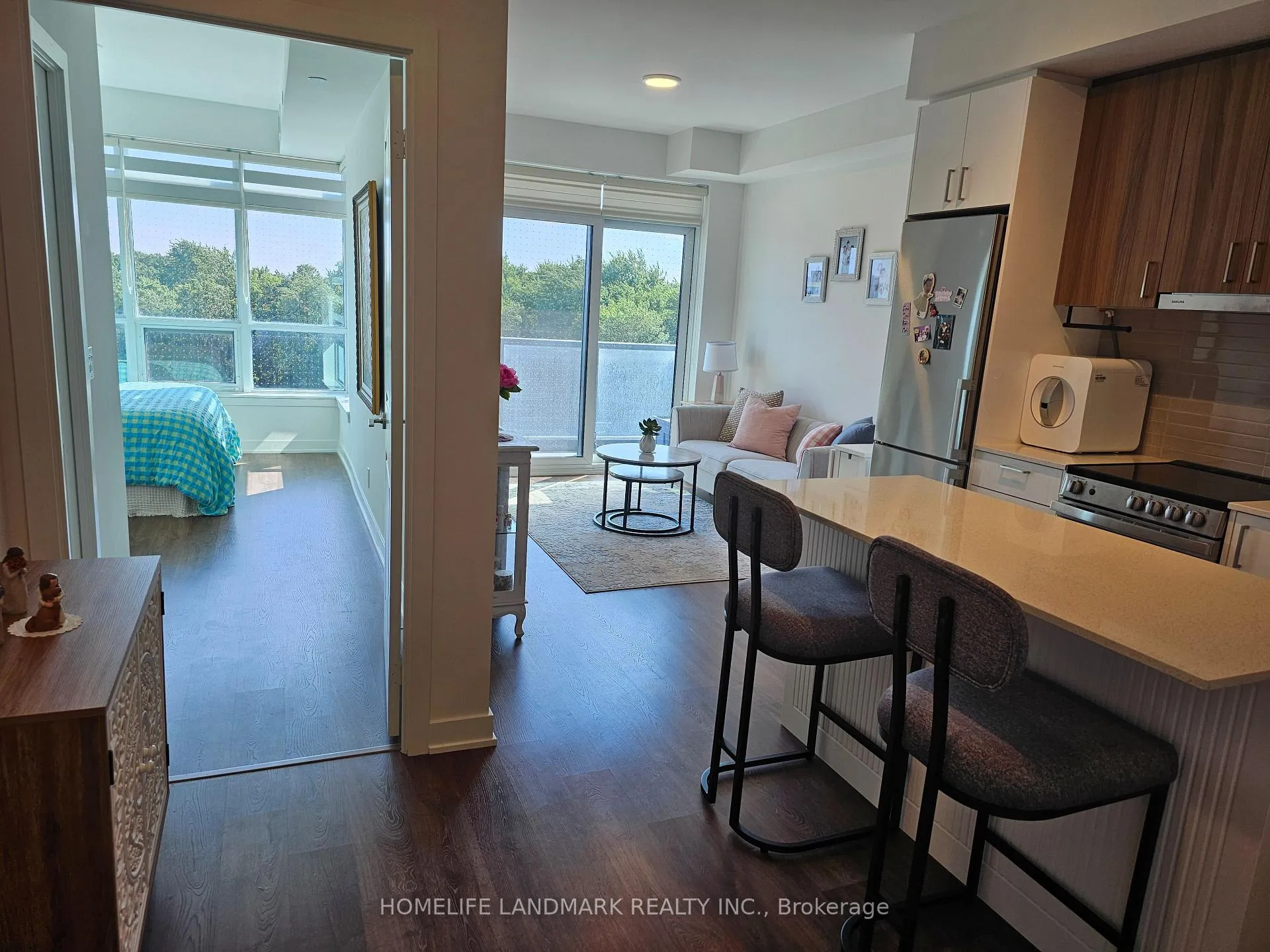 Photo 13 of Unit 414, 30 Upper Mall Way, Vaughan, Brownridge — HOMEH