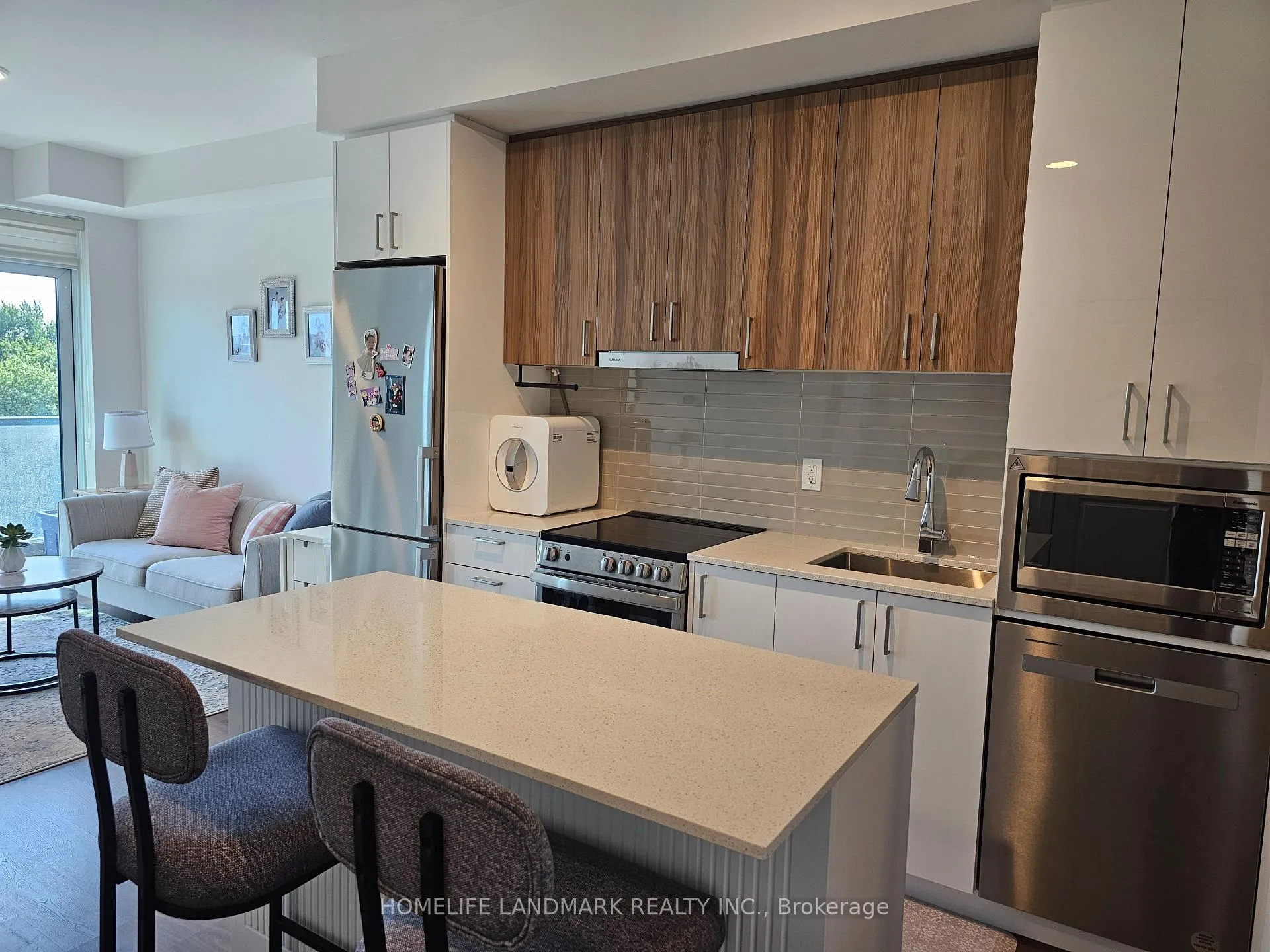Photo 16 of Unit 414, 30 Upper Mall Way, Vaughan, Brownridge — HOMEH
