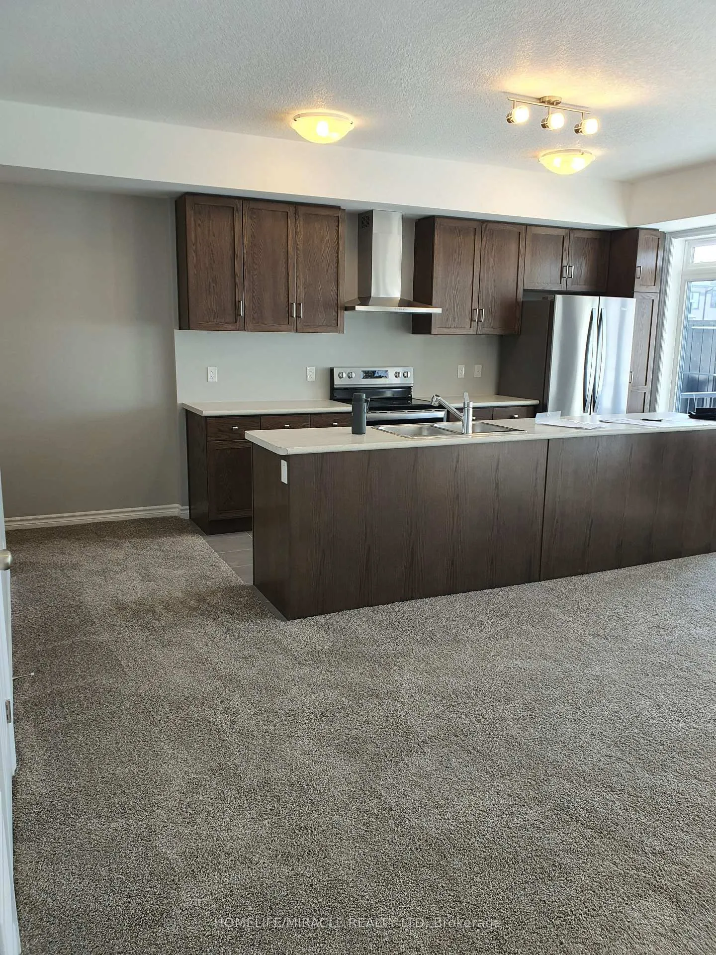 Photo 6 of 32 Lomond Lane, Kitchener, Huron Park — HOMEH