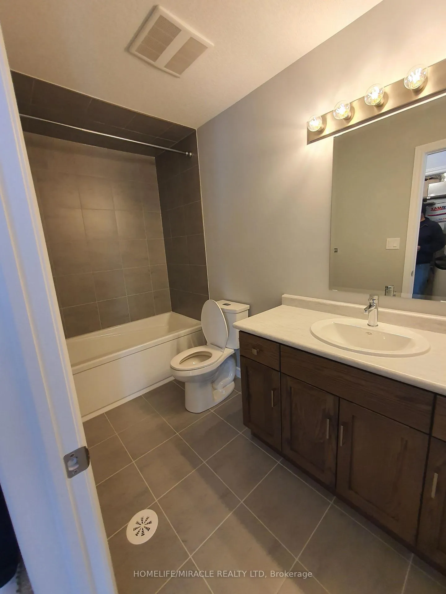 Photo 26 of 32 Lomond Lane, Kitchener, Huron Park — HOMEH