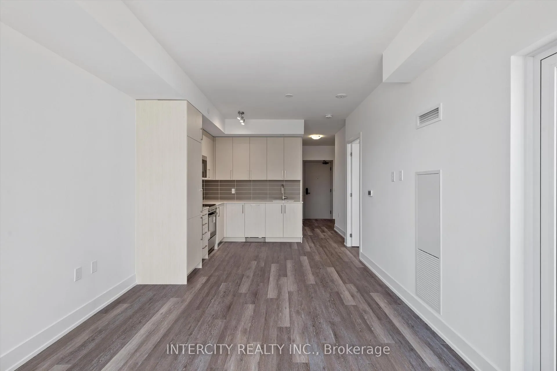 Photo 11 of Unit 314, 2075 King Road, King, King City — HOMEH