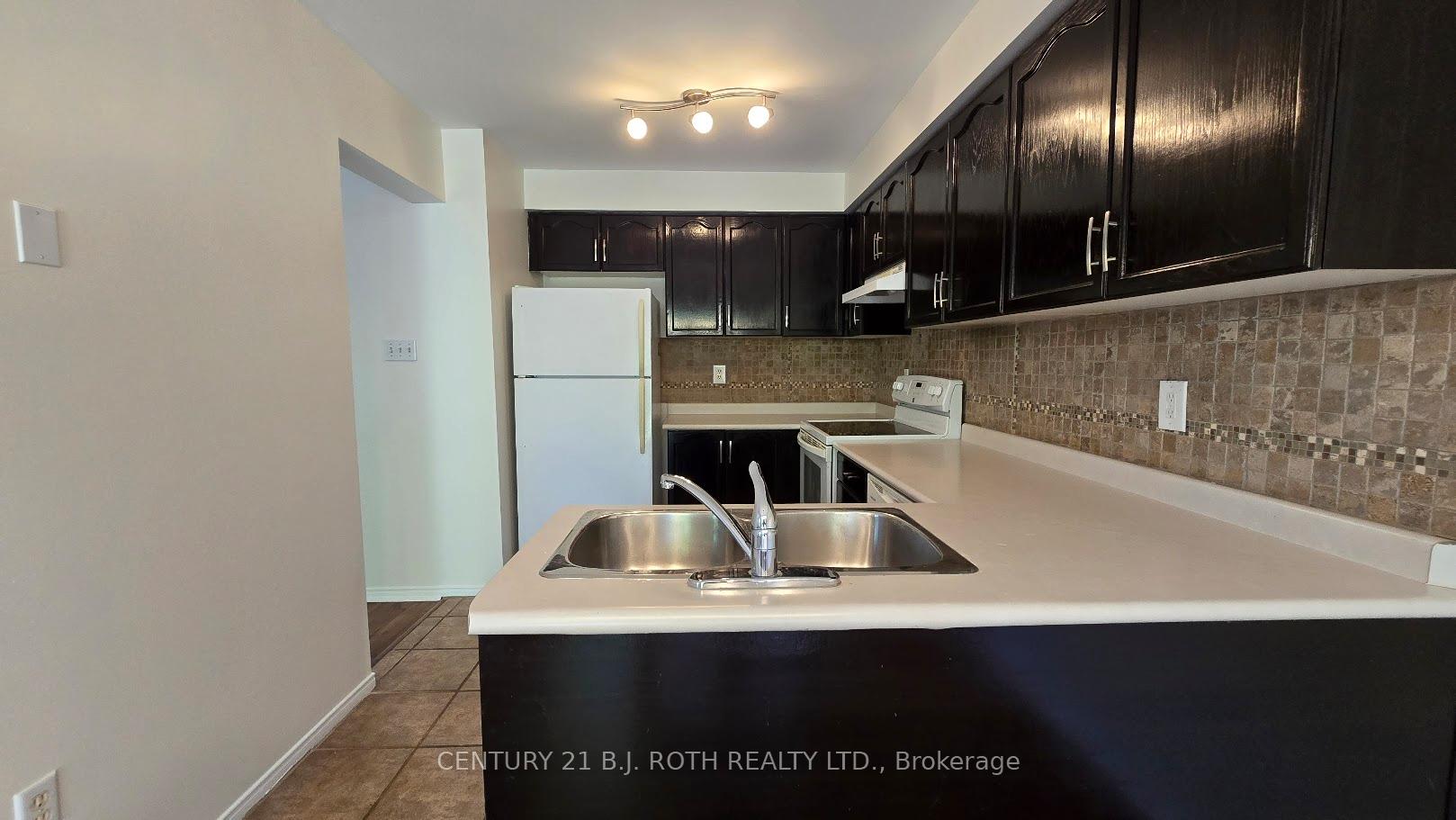 Photo 9 of 53 Pickett Crescent, Barrie, Painswick North — HOMEH
