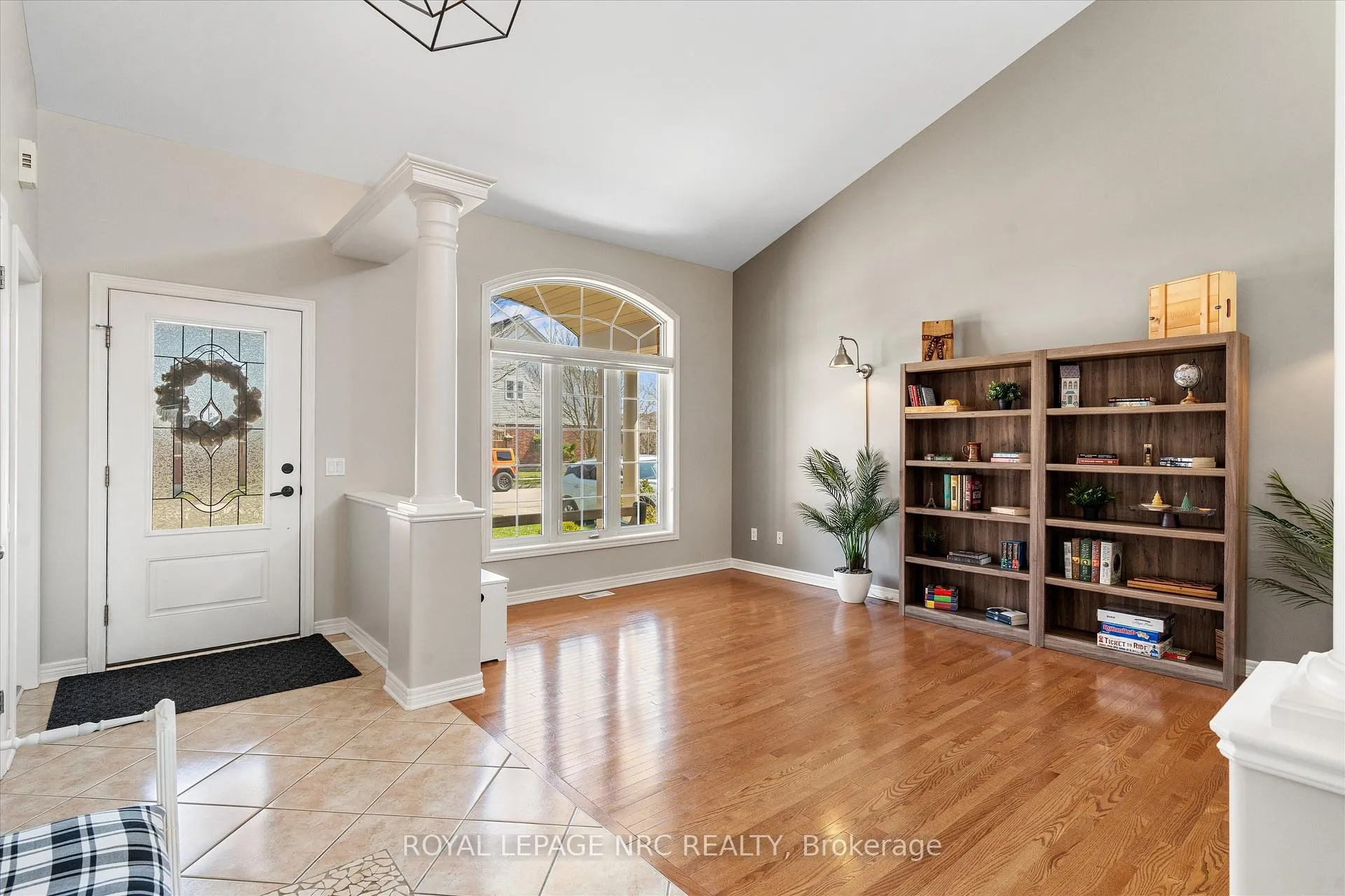 Photo 5 of 30 Briarwood Drive, St. Catharines, Rykert/Vansickle — HOMEH