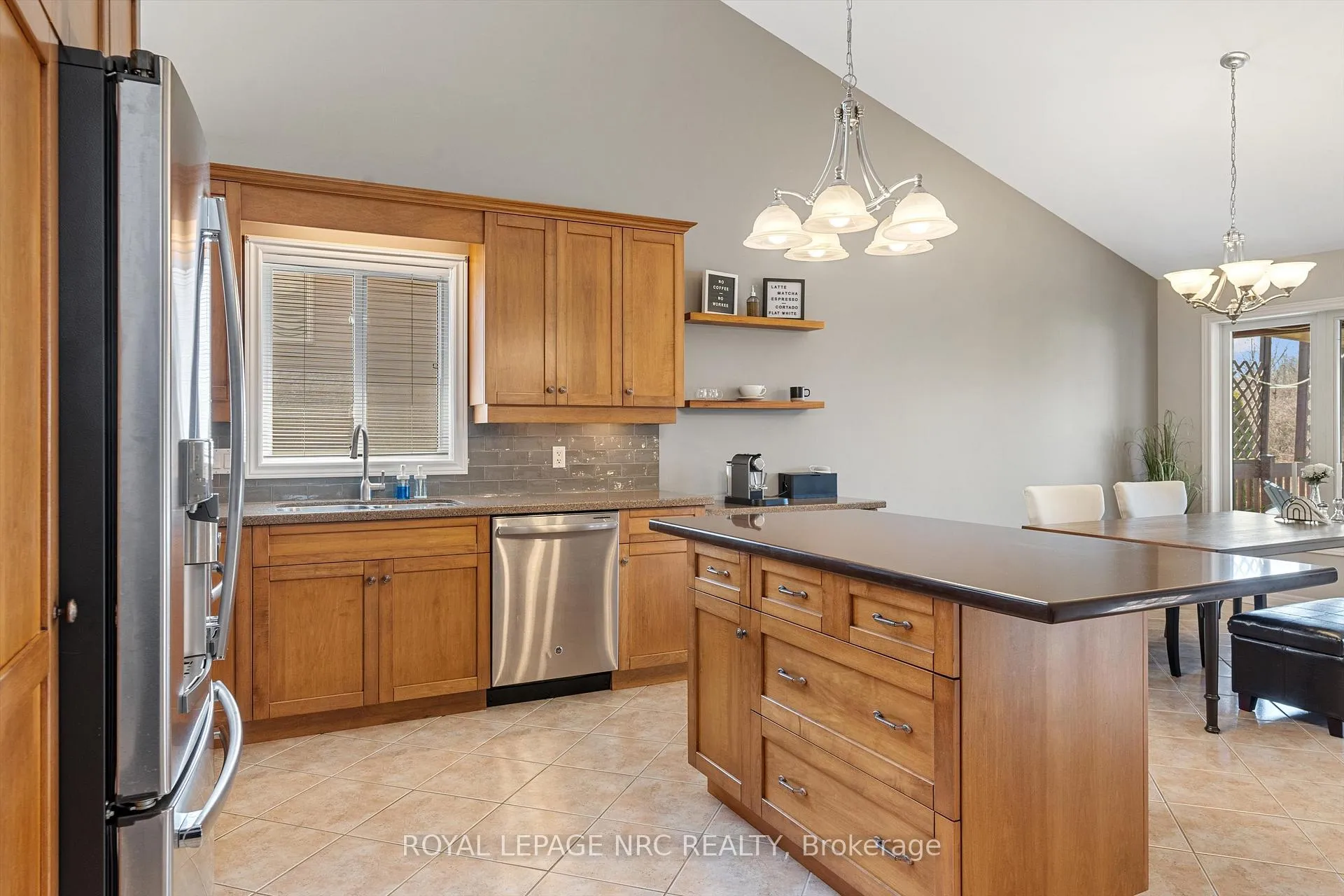 Photo 9 of 30 Briarwood Drive, St. Catharines, Rykert/Vansickle — HOMEH