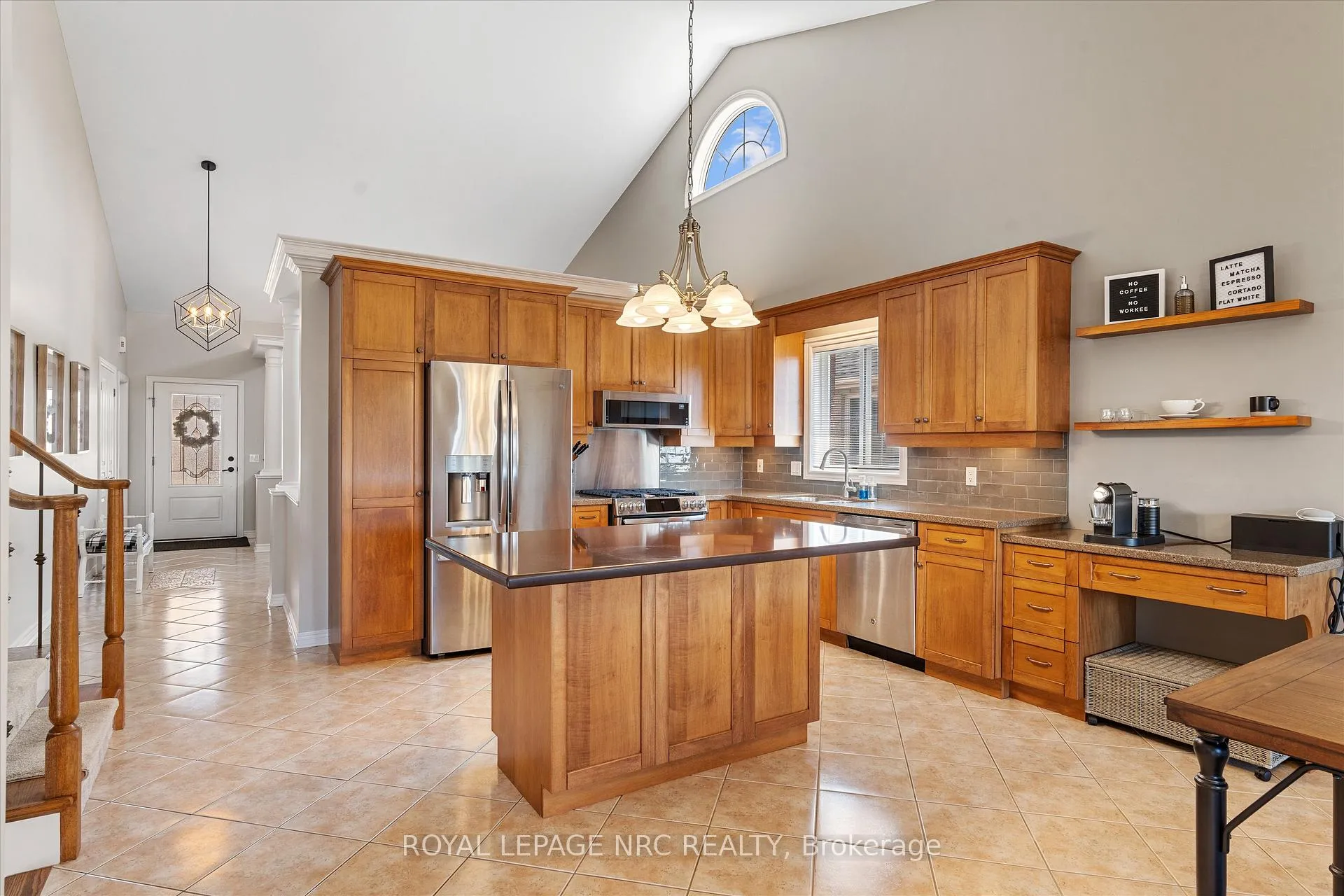 Photo 10 of 30 Briarwood Drive, St. Catharines, Rykert/Vansickle — HOMEH