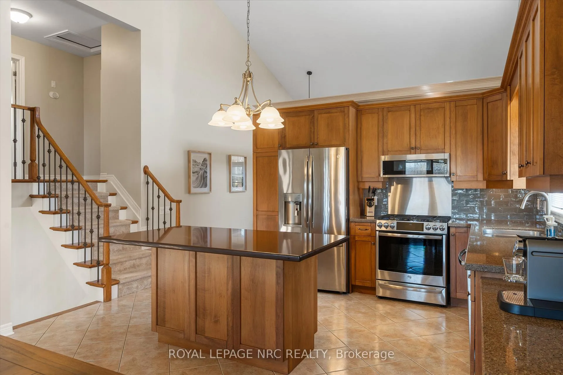 Photo 12 of 30 Briarwood Drive, St. Catharines, Rykert/Vansickle — HOMEH