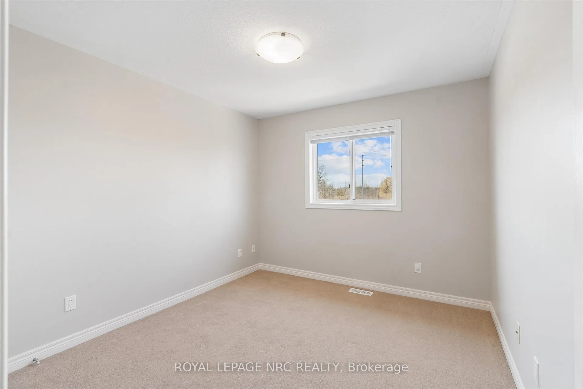 Photo 15 of 30 Briarwood Drive, St. Catharines, Rykert/Vansickle — HOMEH