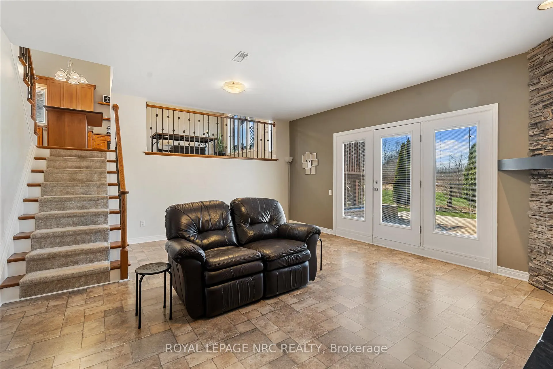 Photo 24 of 30 Briarwood Drive, St. Catharines, Rykert/Vansickle — HOMEH