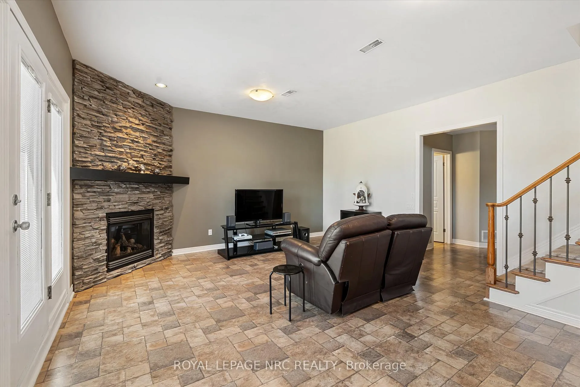 Photo 25 of 30 Briarwood Drive, St. Catharines, Rykert/Vansickle — HOMEH