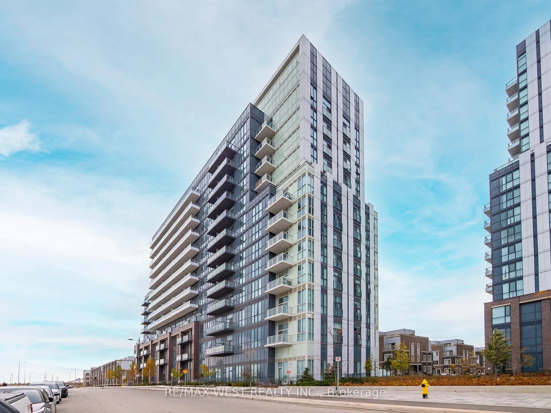 Front of Unit 1112, 60 Honeycrisp Crescent