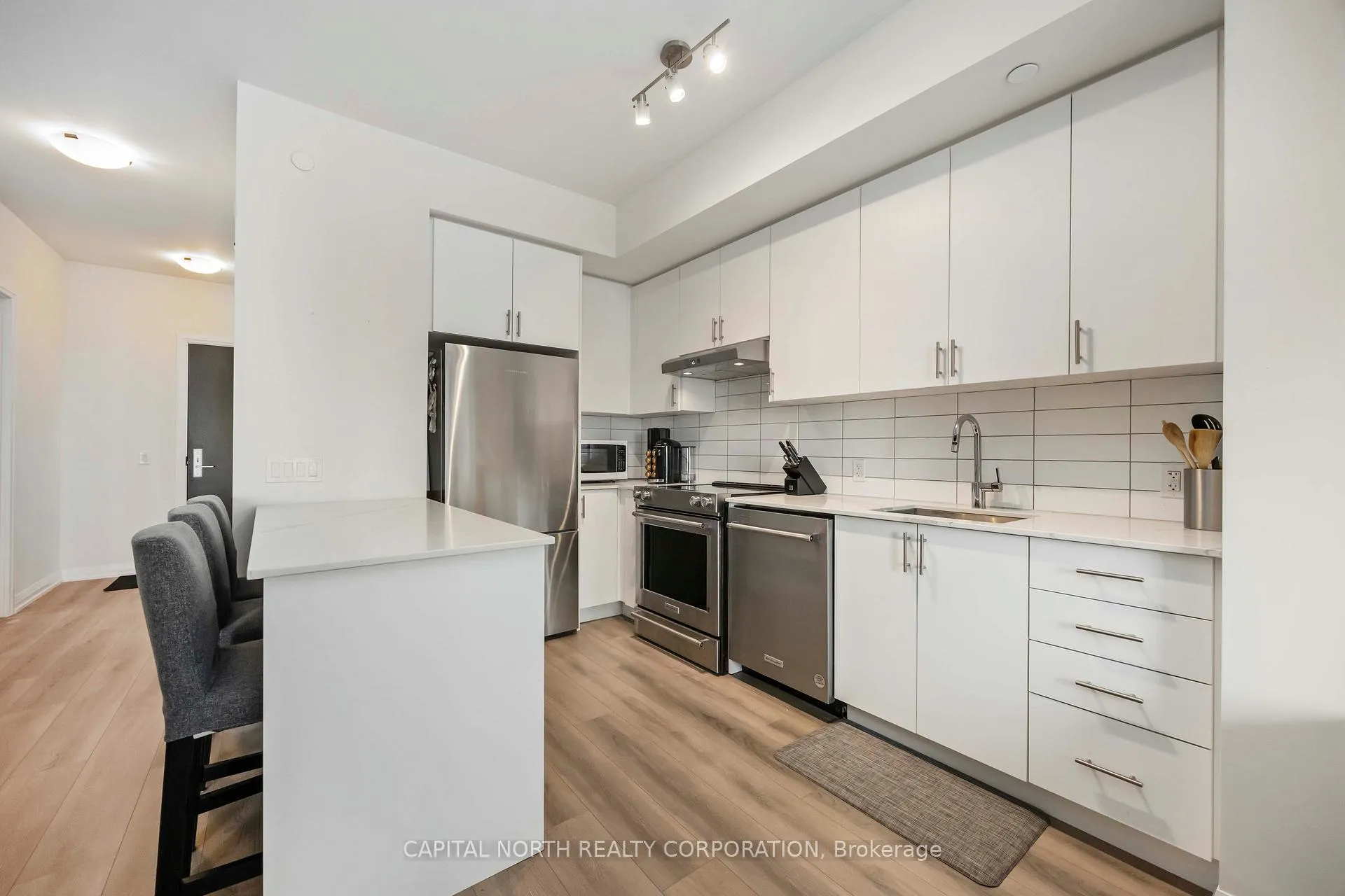Photo 7 of Unit 322, 9000 Jane Street, Vaughan, Vellore Village — HOMEH