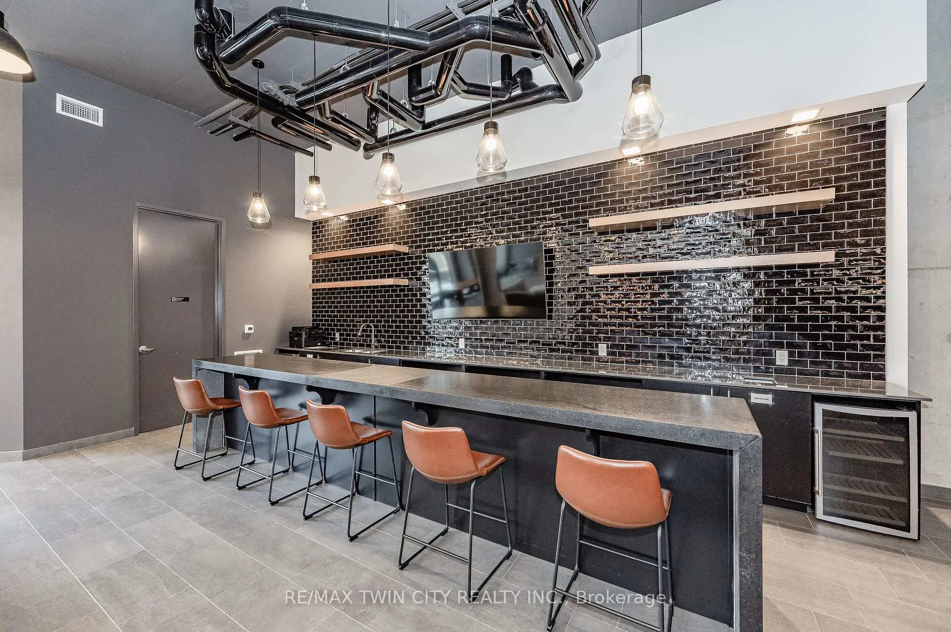 Photo 11 of Unit 611, 243 Northfield Drive E, Waterloo — HOMEH