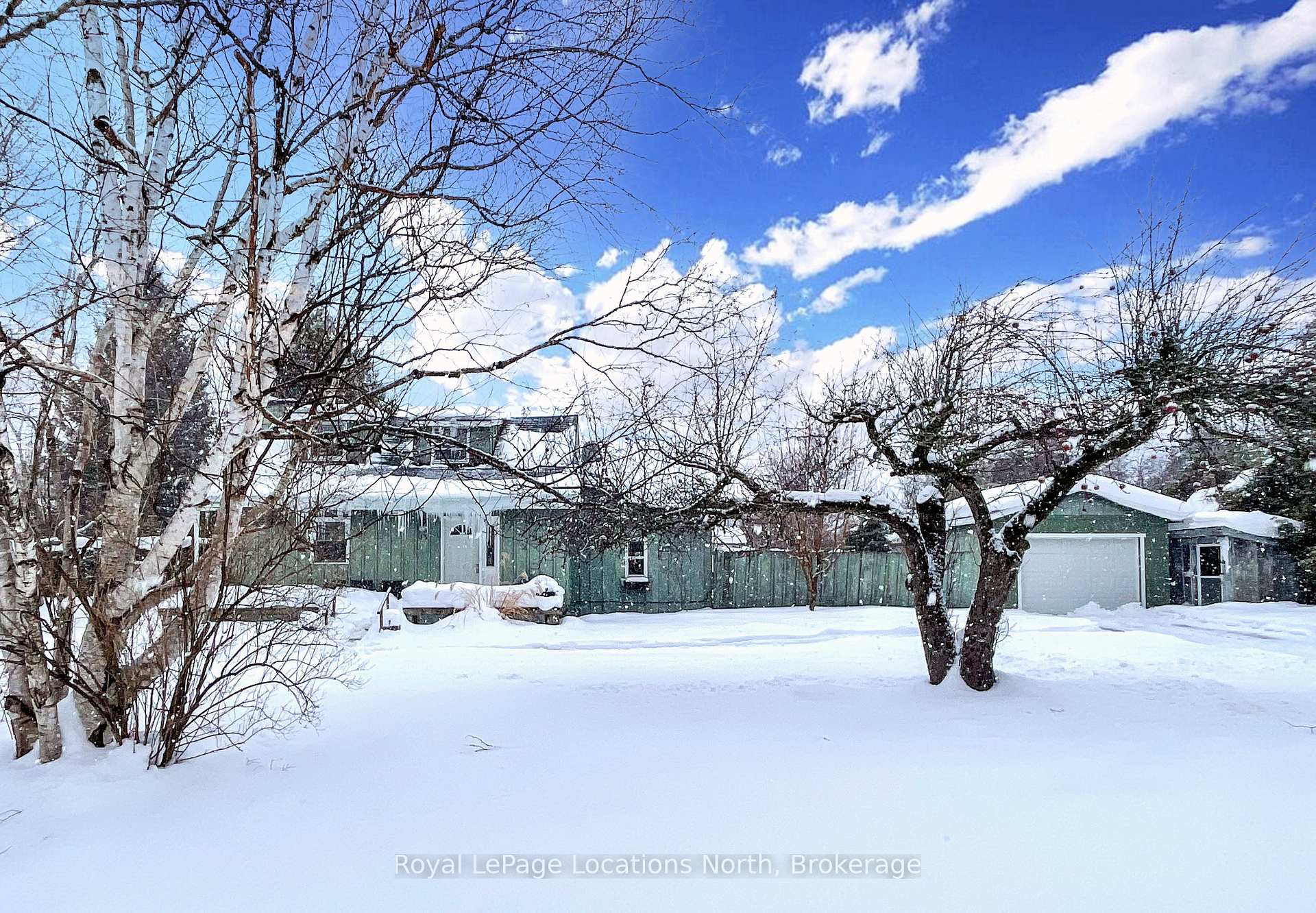 Photo 2 of 43 King Street W, Blue Mountains — HOMEH