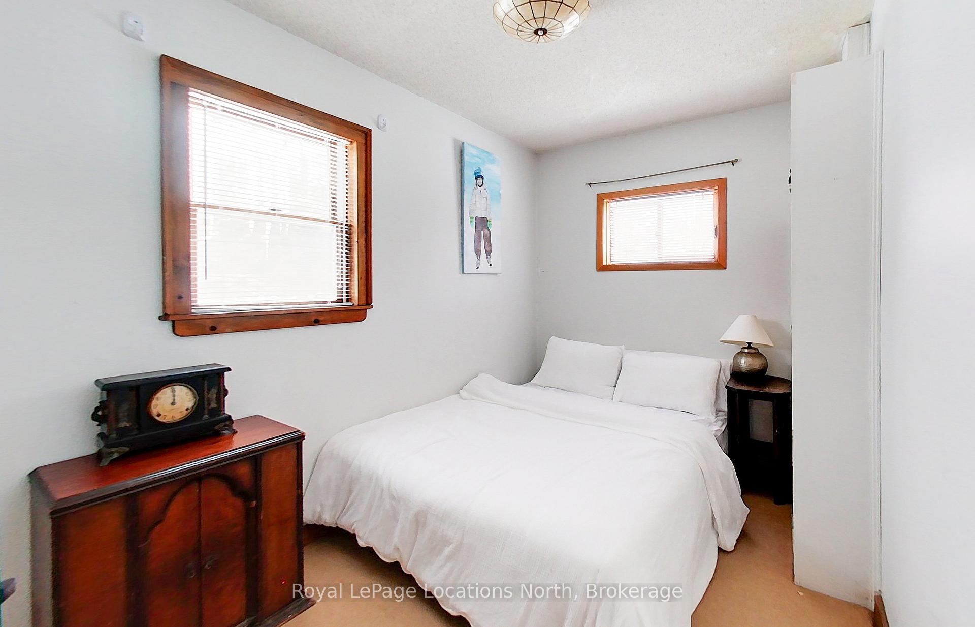 Photo 10 of 43 King Street W, Blue Mountains — HOMEH