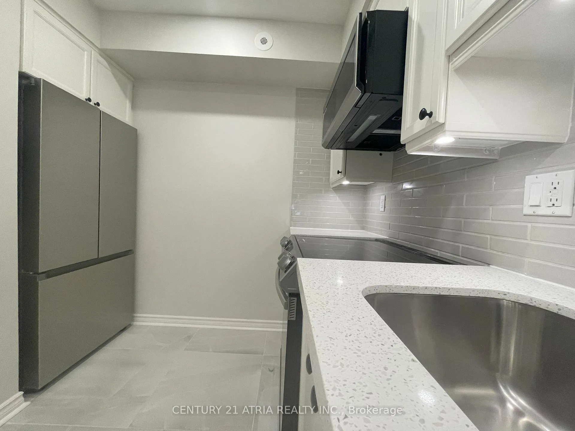 Photo 9 of Unit 320, 310 John Street, Markham, Aileen-Willowbrook — HOMEH