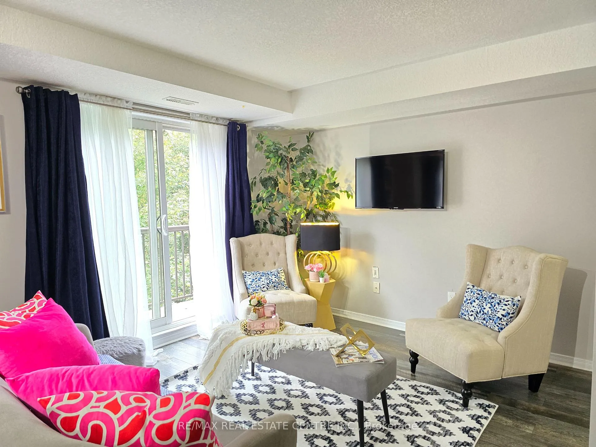 Photo 2 of Unit C, 235 Rachel Crescent, Kitchener, Huron Park — HOMEH