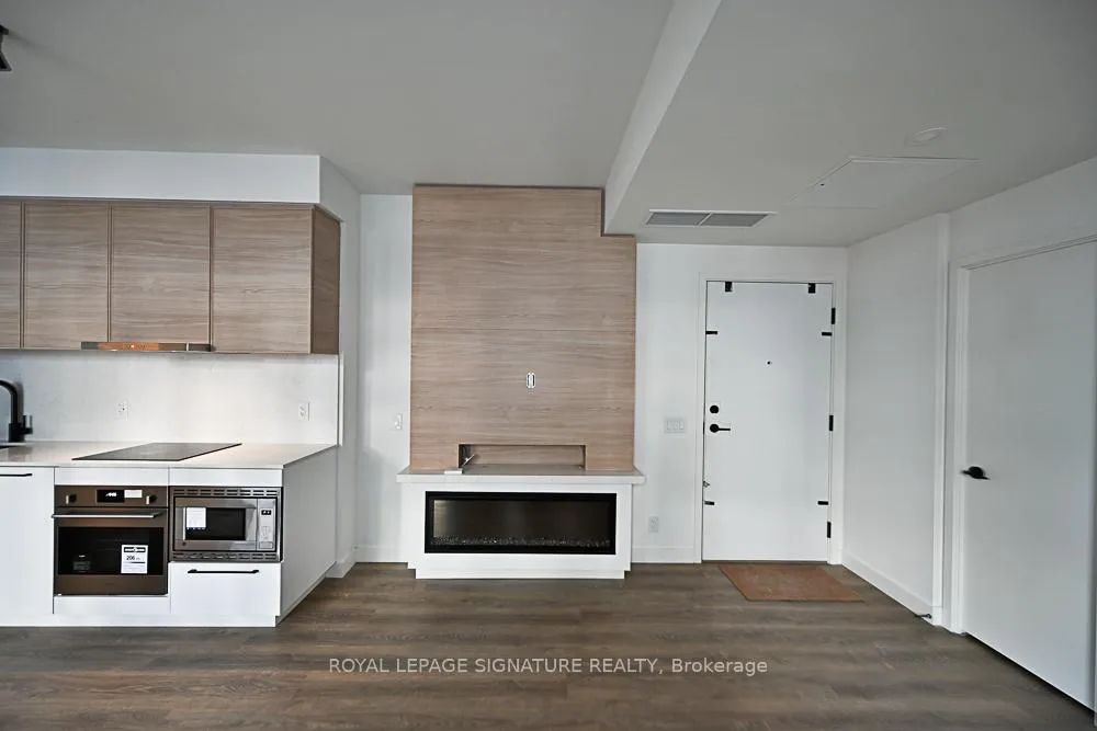 Photo 5 of Unit 401, 1050 Eastern Avenue, Toronto, The Beaches — HOMEH