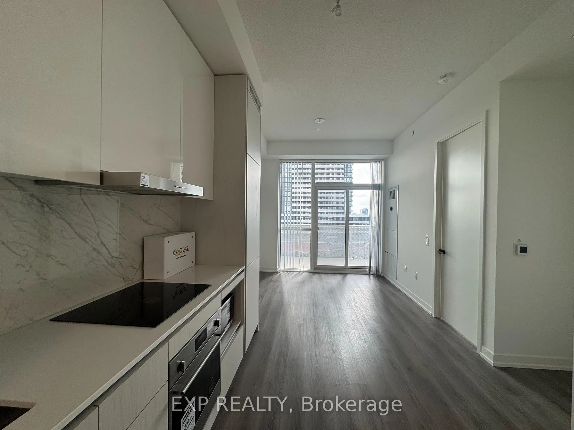 Photo 5 of Unit 716, 28 Interchange Way, Vaughan, Vaughan Corporate Centre — HOMEH