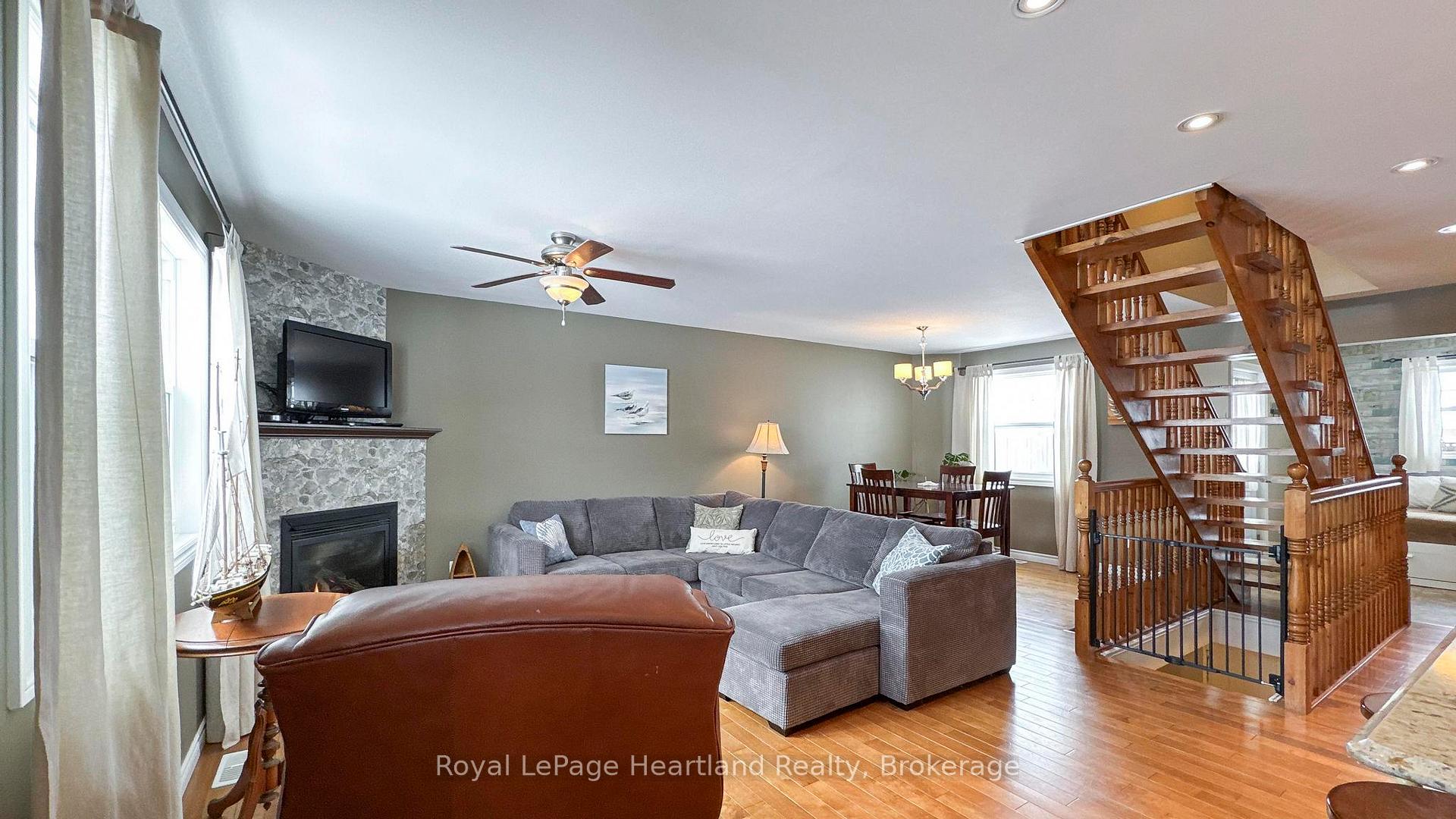 Photo 8 of 217 Picton Street E, Goderich, Goderich (Town) — HOMEH