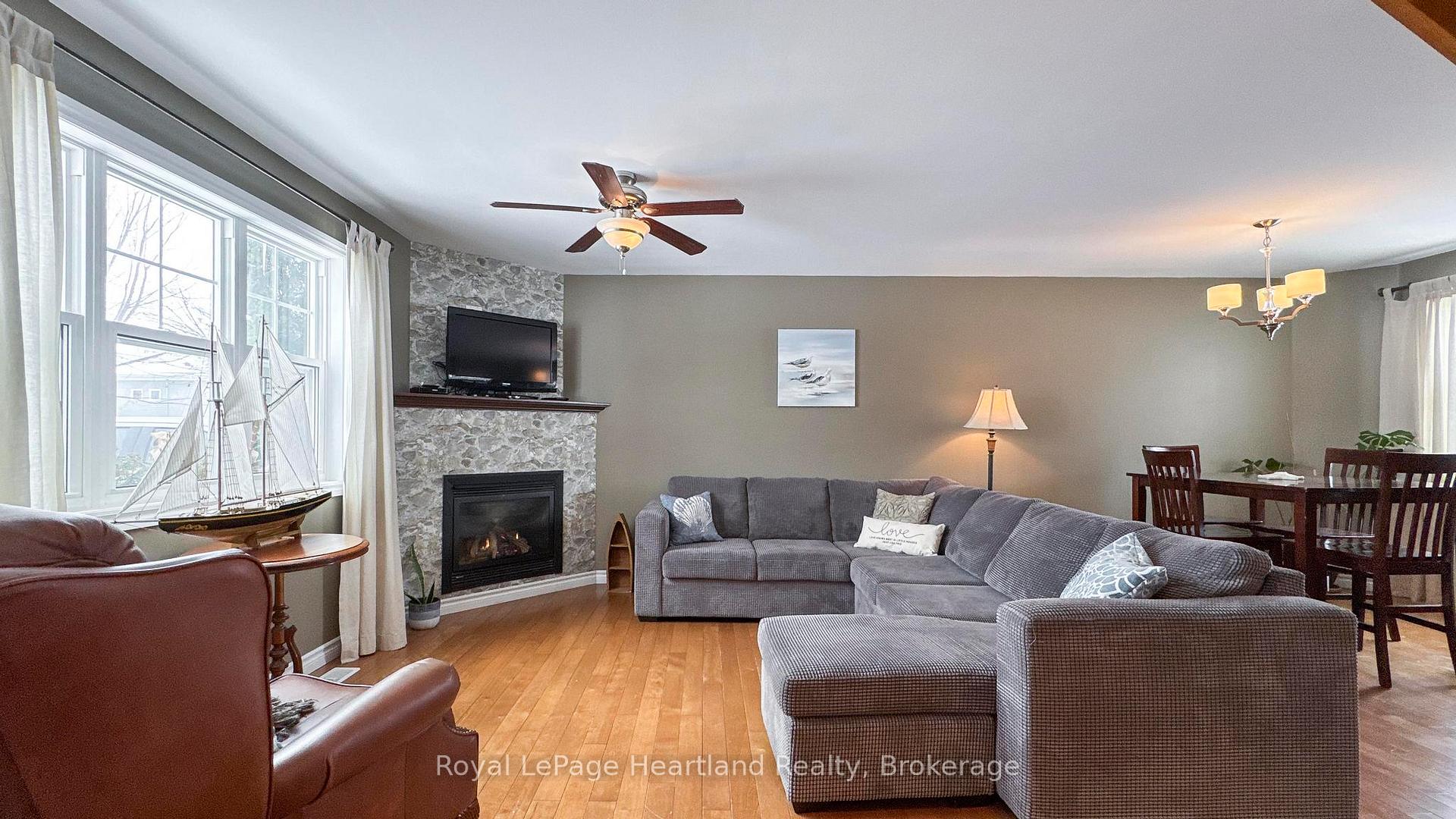 Photo 9 of 217 Picton Street E, Goderich, Goderich (Town) — HOMEH