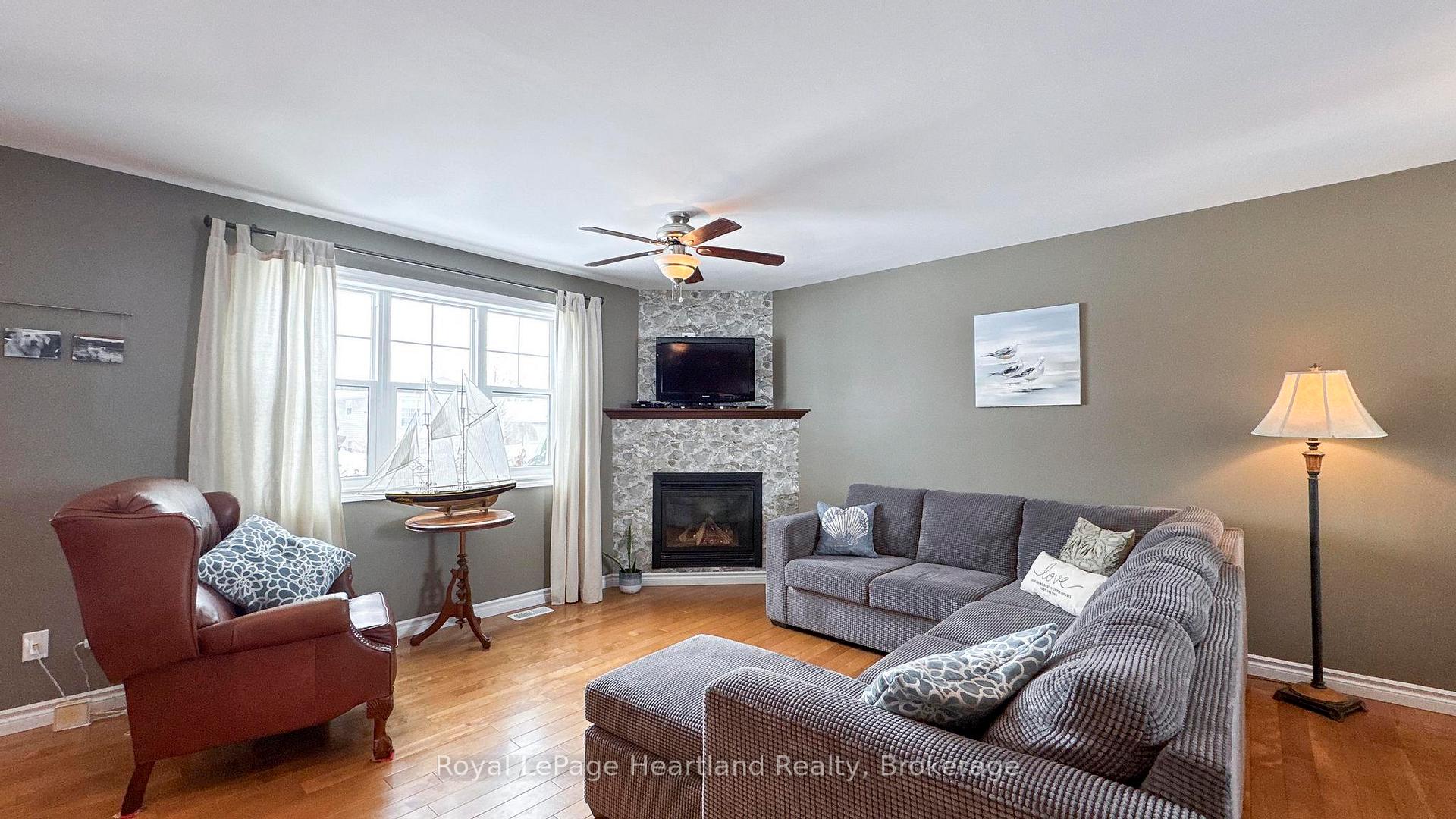 Photo 10 of 217 Picton Street E, Goderich, Goderich (Town) — HOMEH