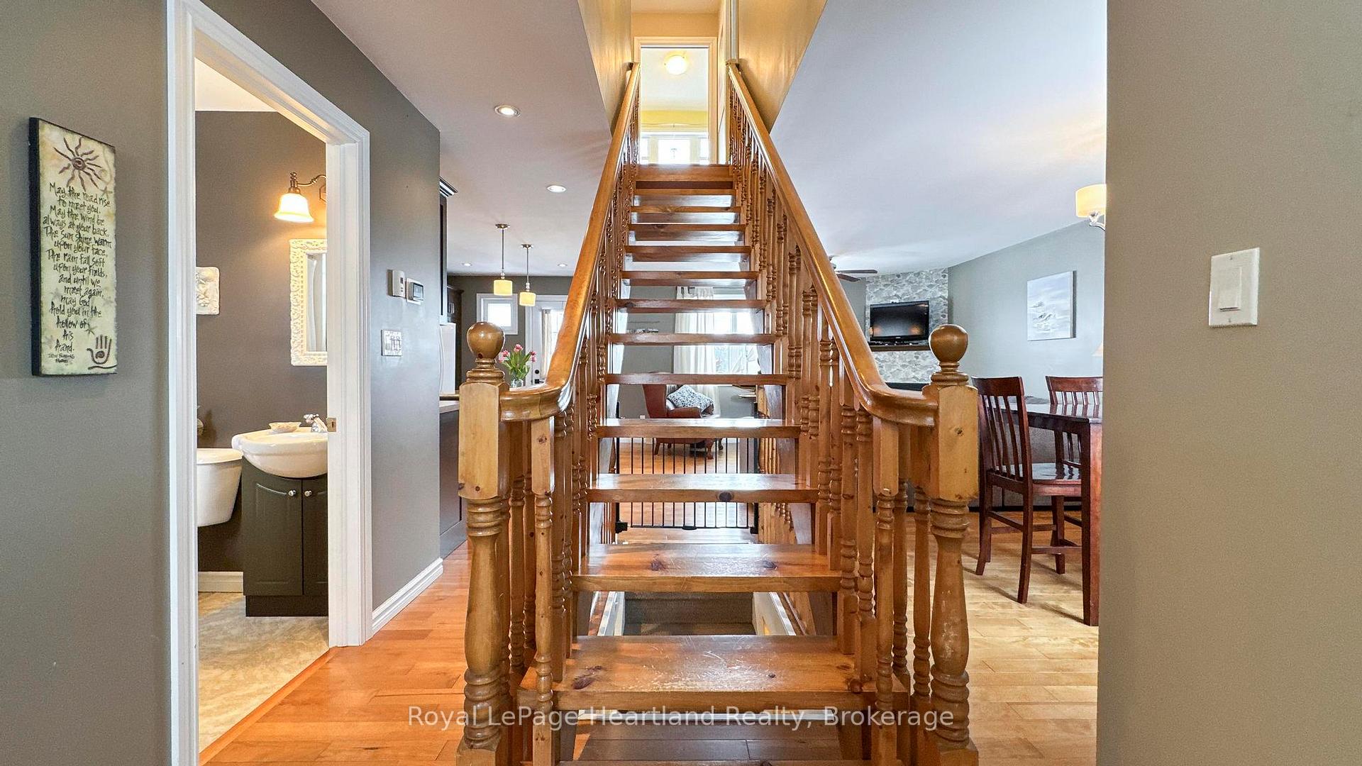 Photo 18 of 217 Picton Street E, Goderich, Goderich (Town) — HOMEH