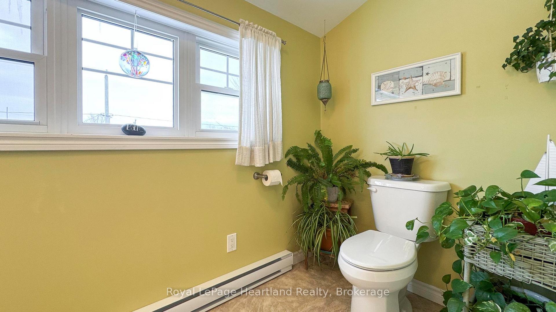 Photo 24 of 217 Picton Street E, Goderich, Goderich (Town) — HOMEH