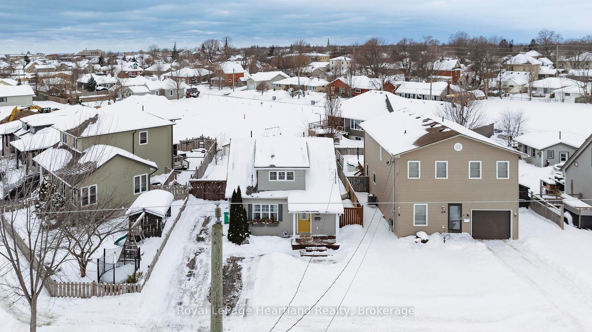 Photo 32 of 217 Picton Street E, Goderich, Goderich (Town) — HOMEH