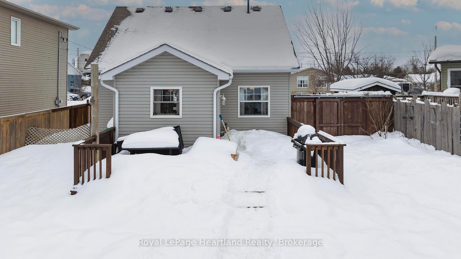 Photo 34 of 217 Picton Street E, Goderich, Goderich (Town) — HOMEH