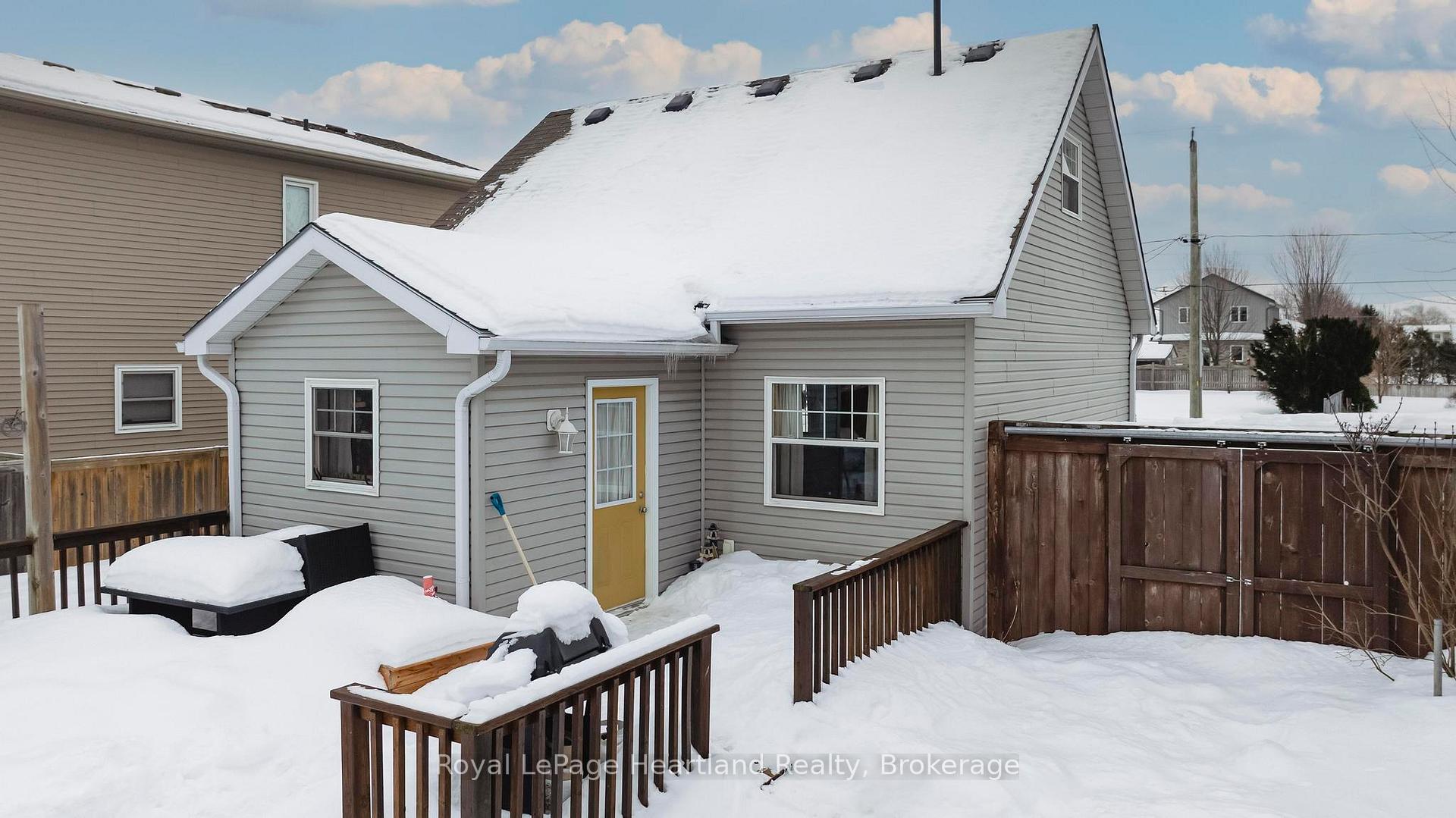 Photo 35 of 217 Picton Street E, Goderich, Goderich (Town) — HOMEH