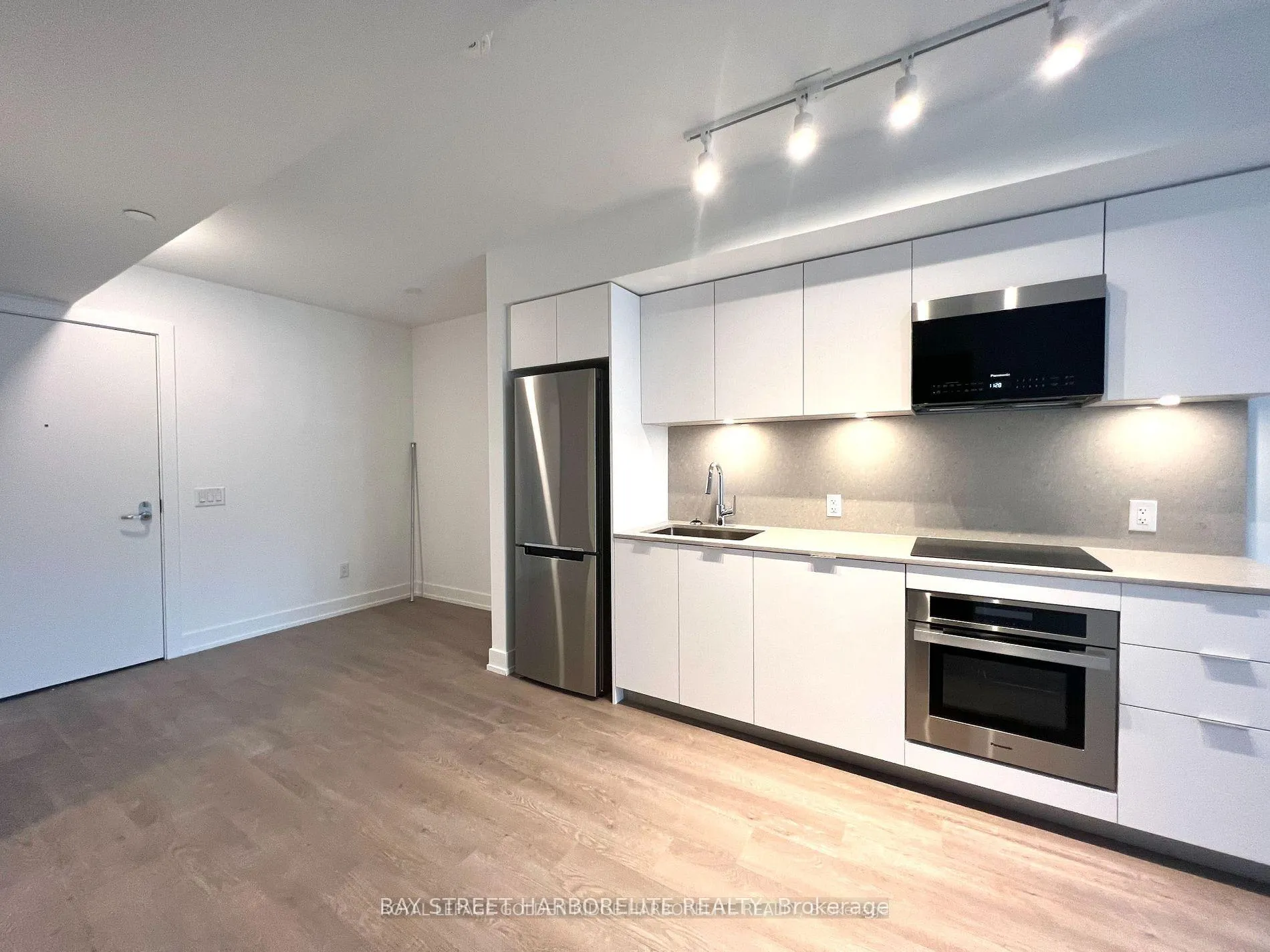 Photo 1 of Unit 725, 9 Clegg Road, Markham, Unionville — HOMEH