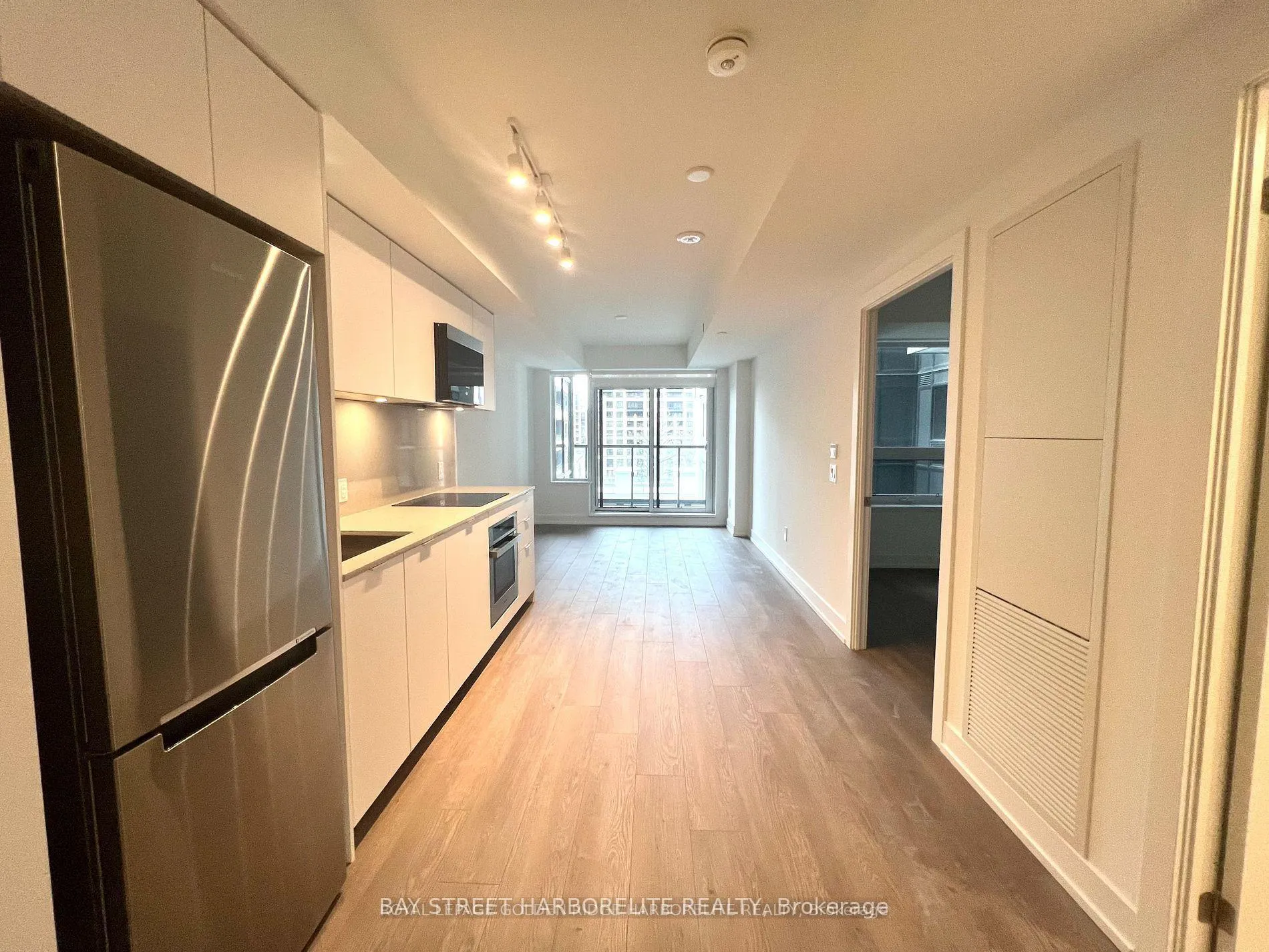 Photo 3 of Unit 725, 9 Clegg Road, Markham, Unionville — HOMEH