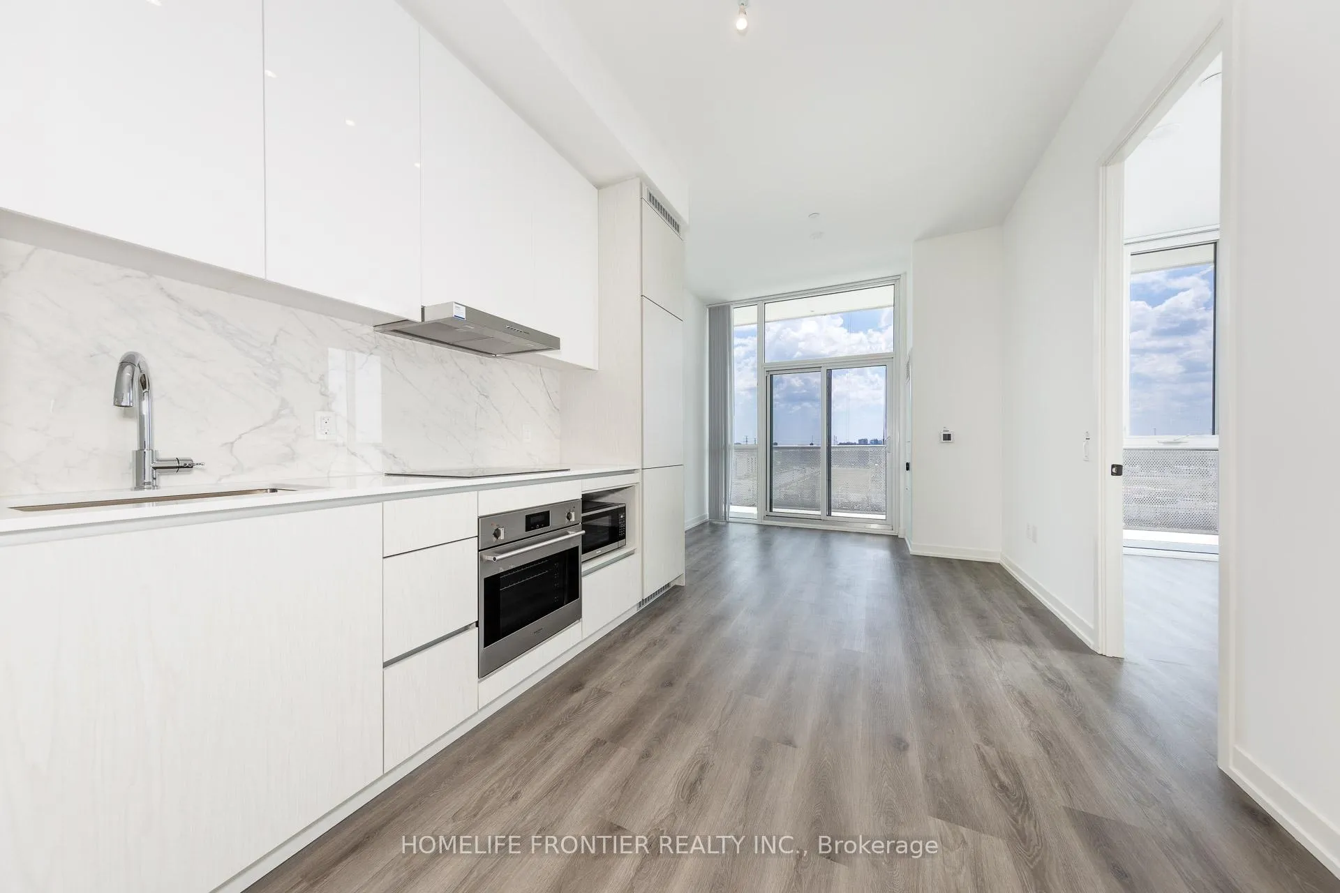 Photo 4 of Unit 619, 28 Interchange Way, Vaughan, Vaughan Corporate Centre — HOMEH